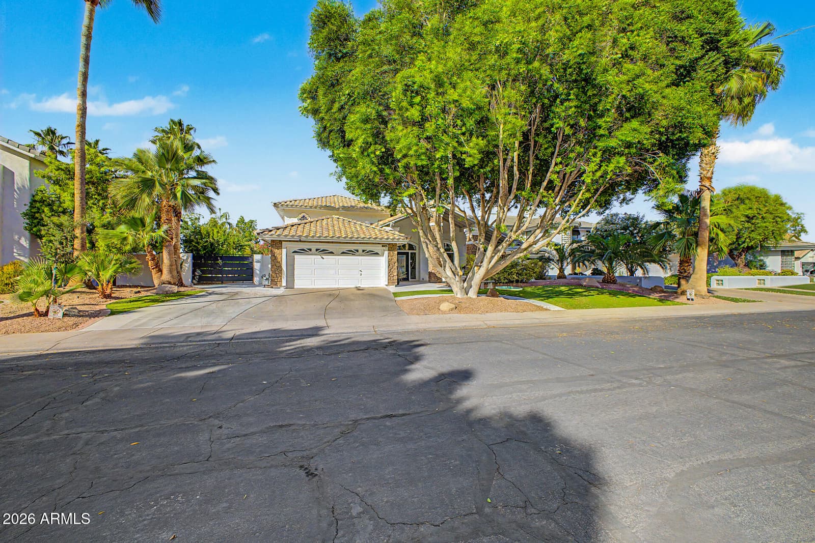 1734 E QUEEN PALM Drive, Gilbert, AZ 85234 — photo 12 of 89