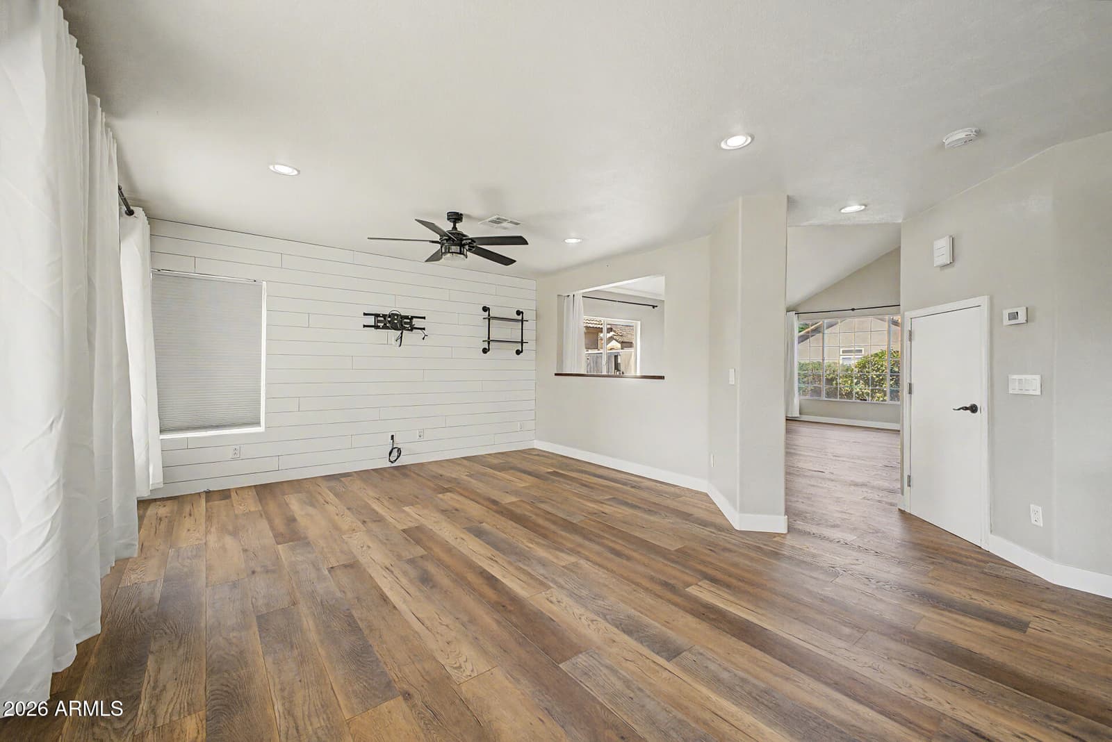 7161 E NAVARRO Avenue, Mesa, AZ 85209 — photo 10 of 34