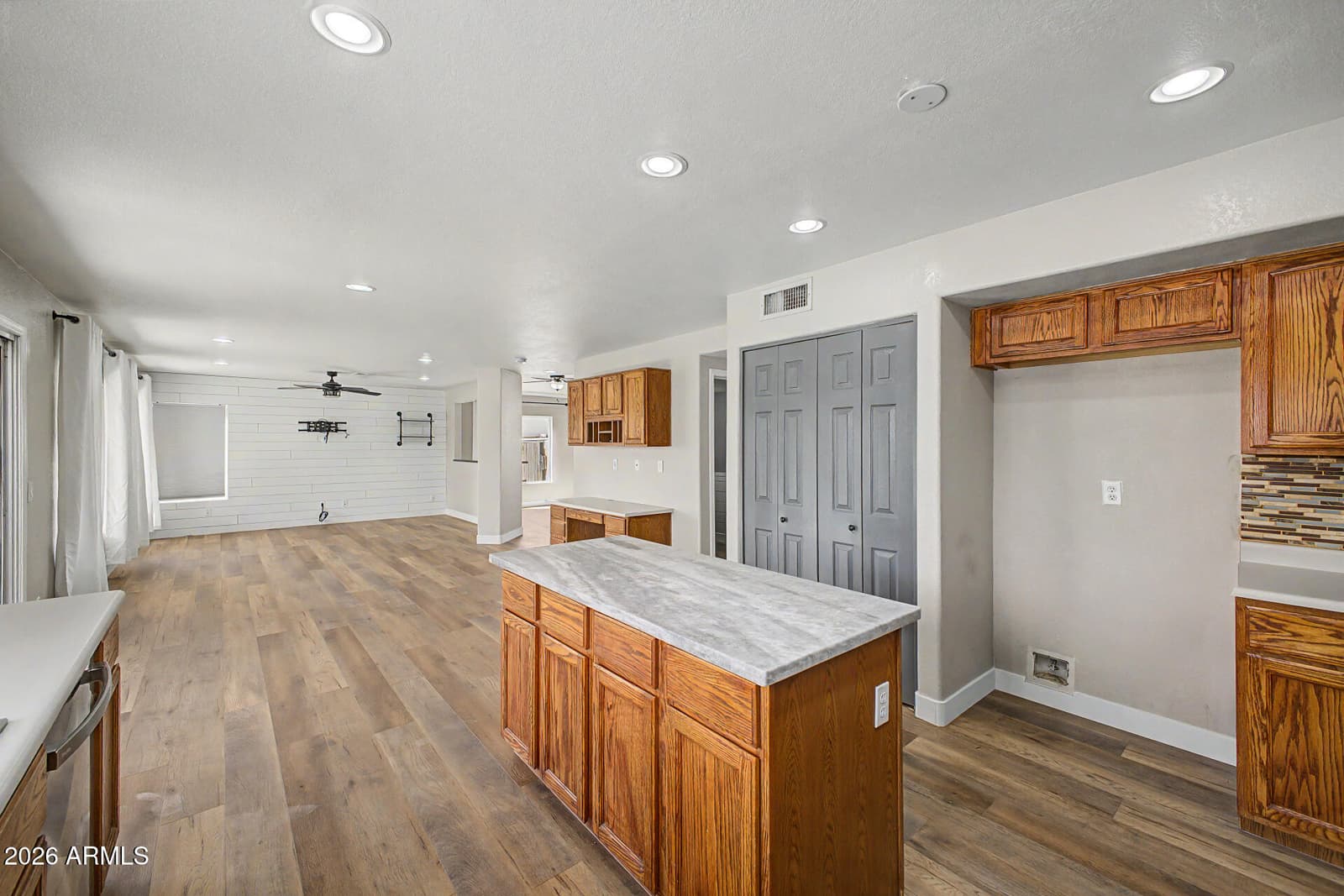 7161 E NAVARRO Avenue, Mesa, AZ 85209 — photo 13 of 34
