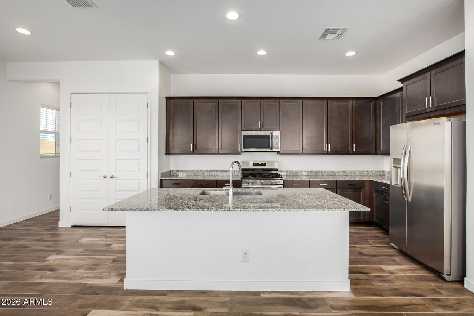 14958 W SMOKETREE Drive, Surprise, AZ 85387 — photo 4 of 29