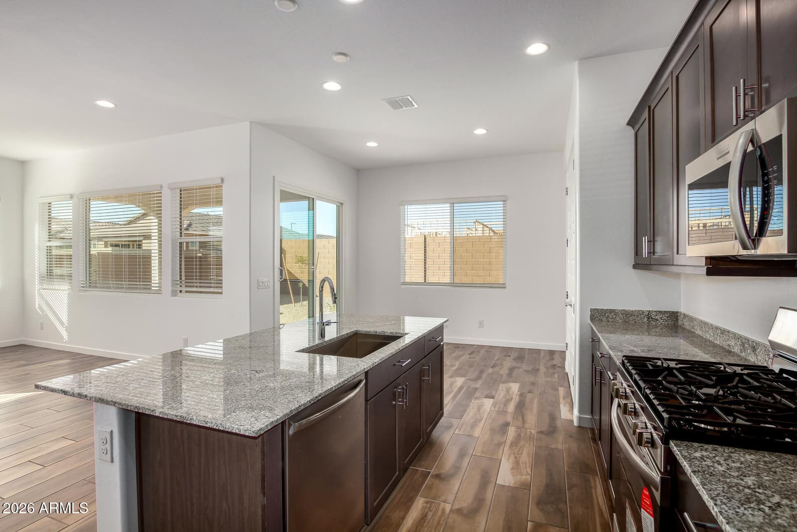 14958 W SMOKETREE Drive, Surprise, AZ 85387 — photo 7 of 29