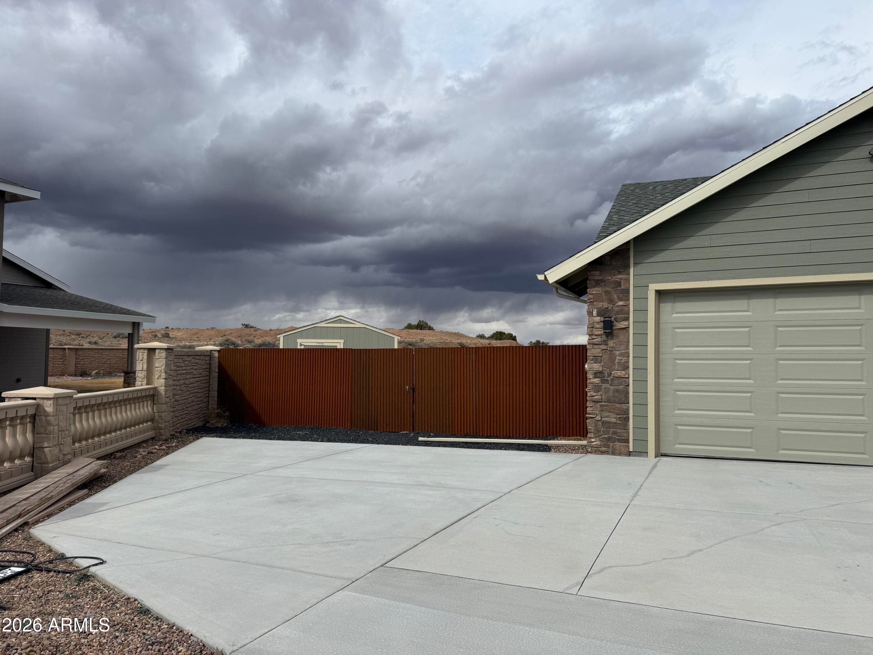 1030 N HILLSHIRE Circle, Taylor, AZ 85939 — photo 3 of 32