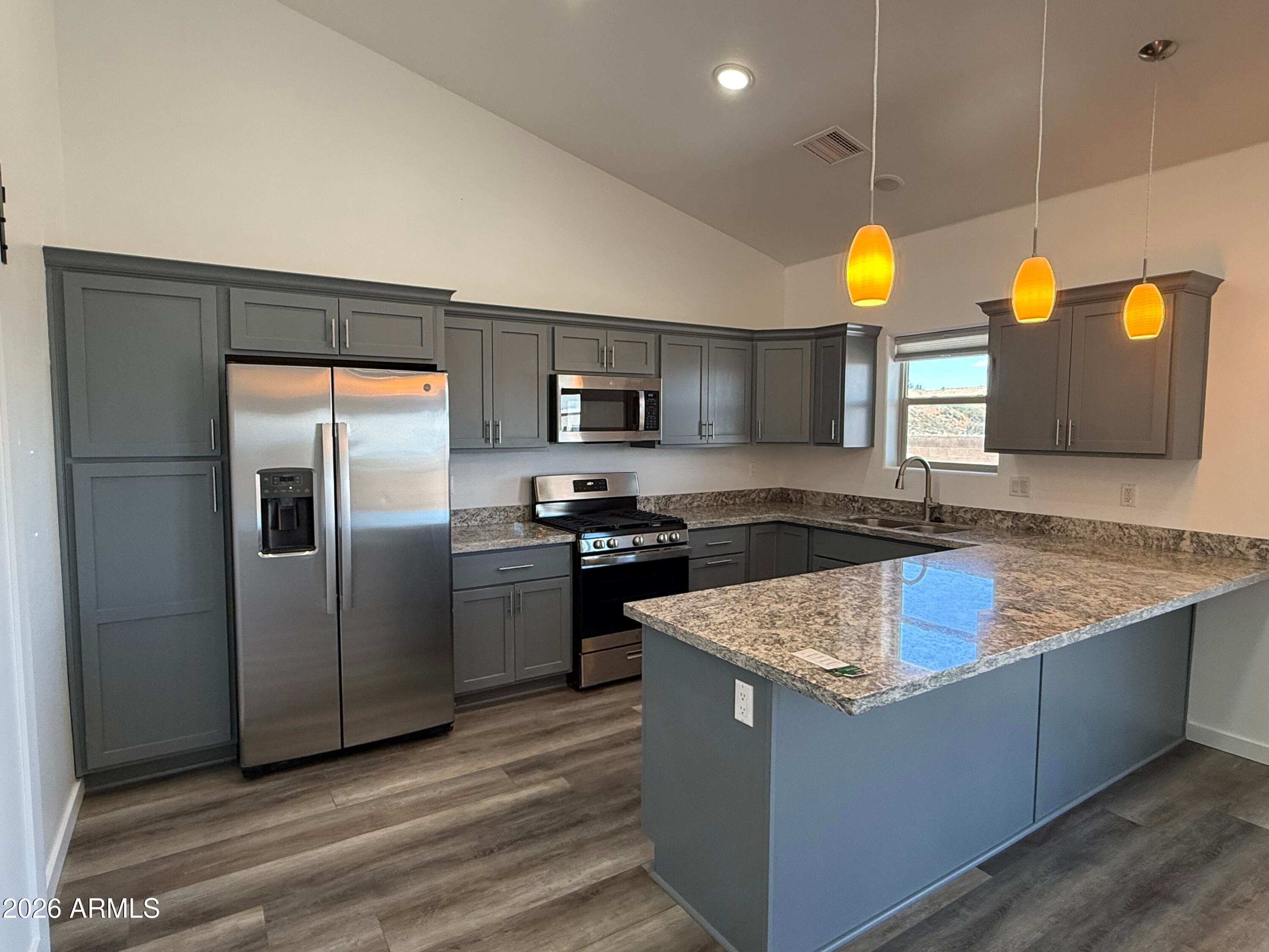 1030 N HILLSHIRE Circle, Taylor, AZ 85939 — photo 12 of 32