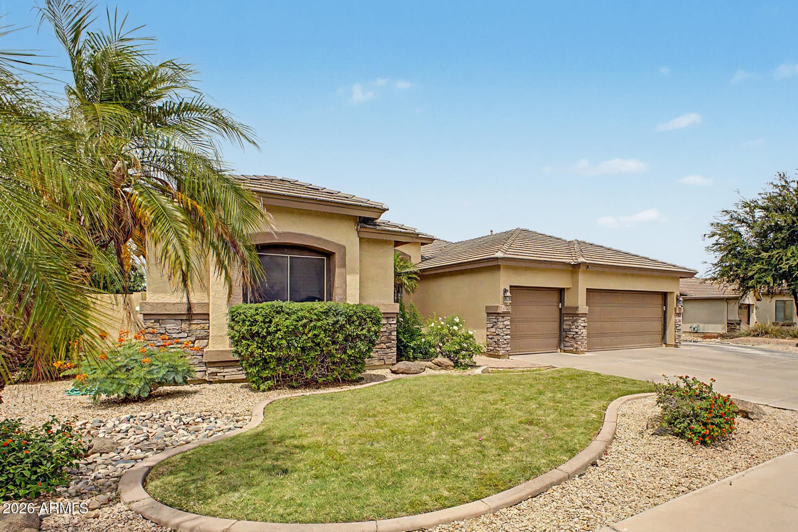 6720 S CRESTVIEW Drive, Gilbert, AZ 85298 — photo 4 of 30
