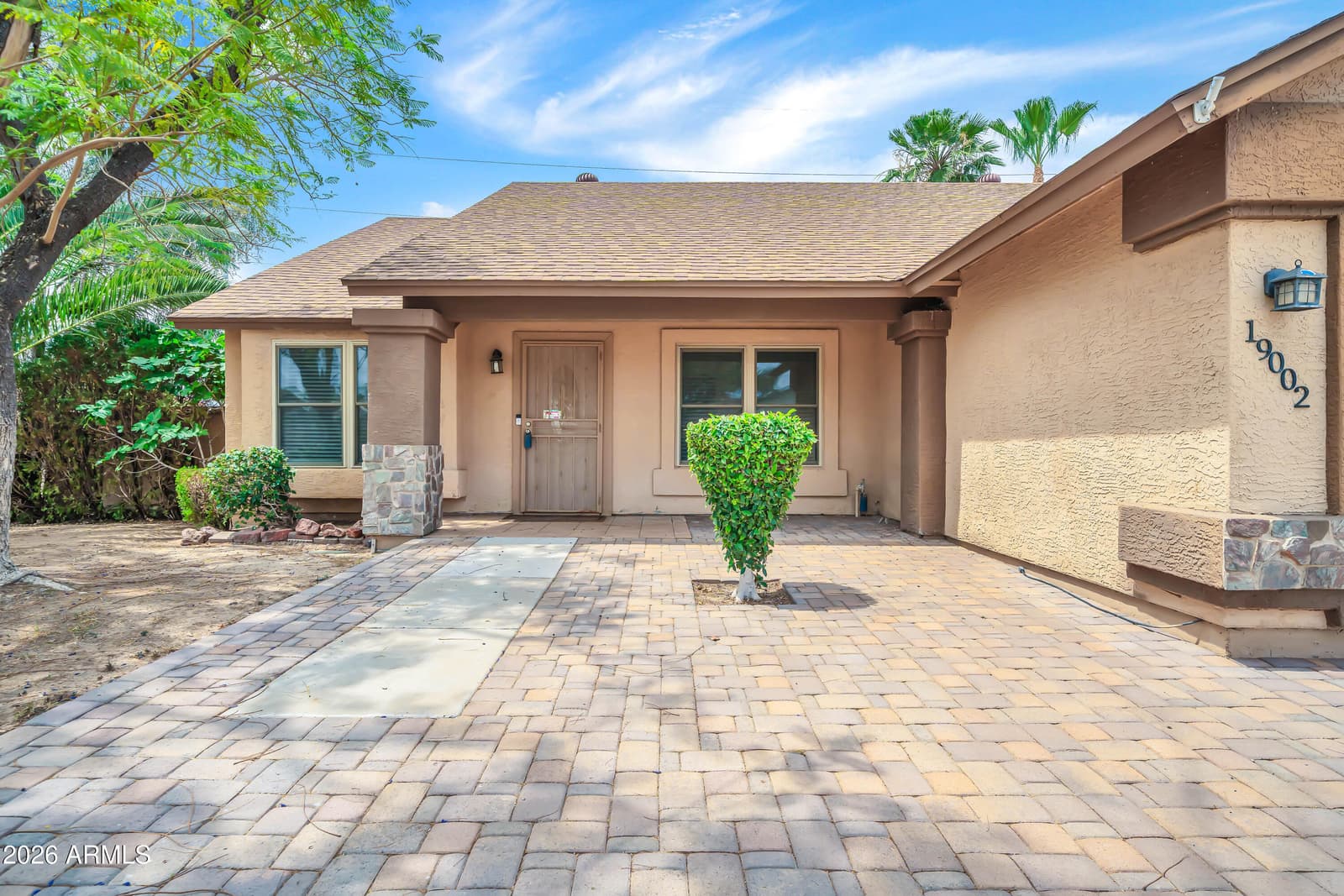 19002 N 12TH Place, Phoenix, AZ 85024 — photo 3 of 47