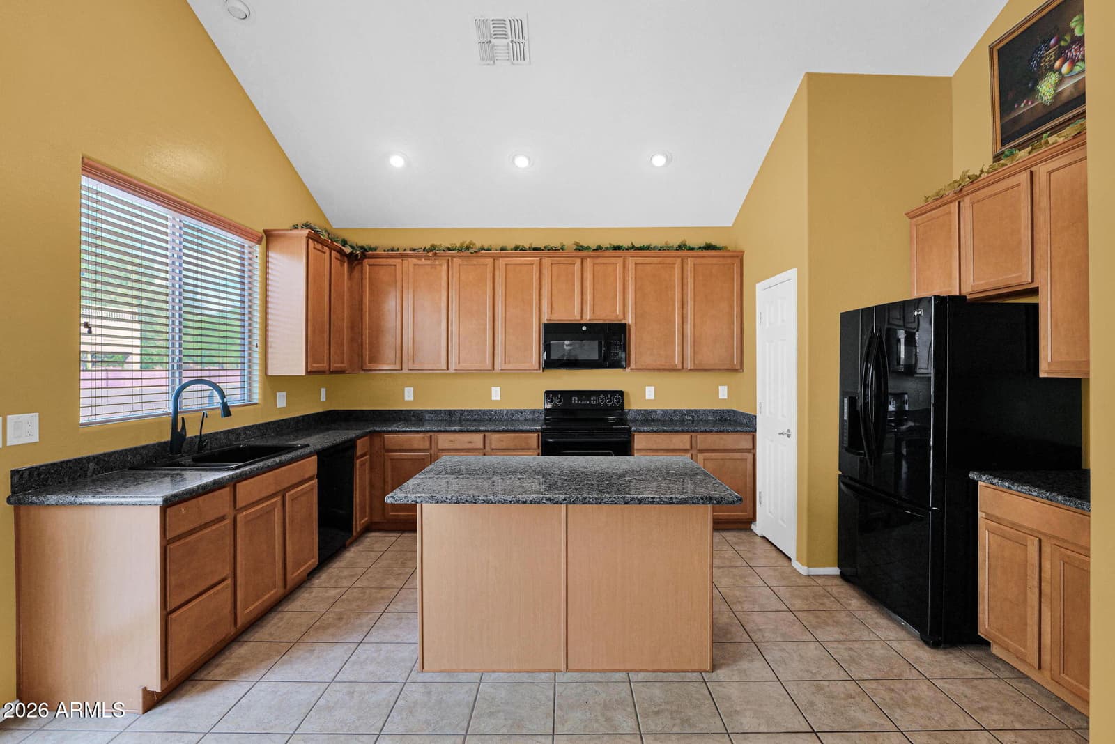 35732 N 31ST Drive, Phoenix, AZ 85086 — photo 8 of 29