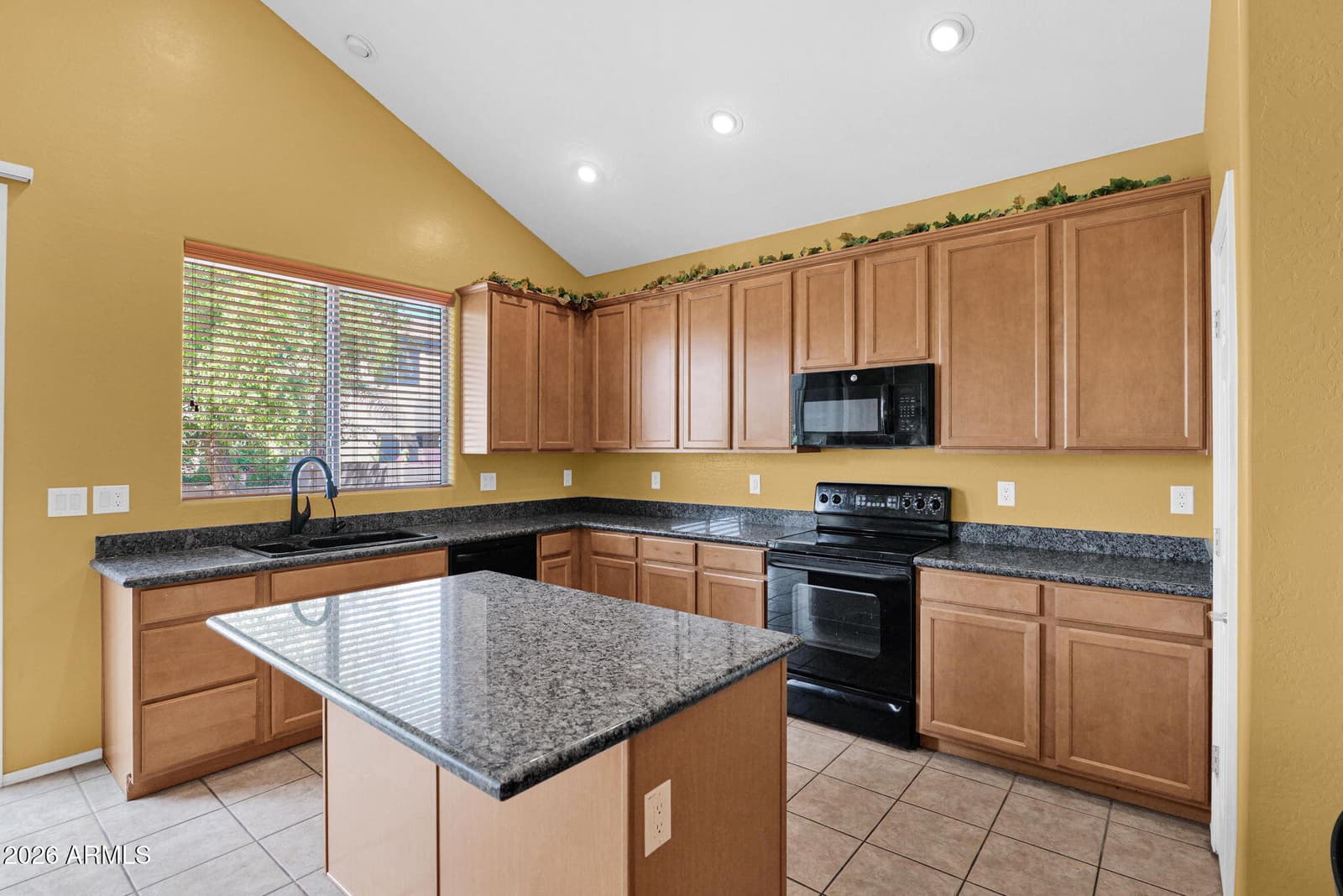 35732 N 31ST Drive, Phoenix, AZ 85086 — photo 10 of 29