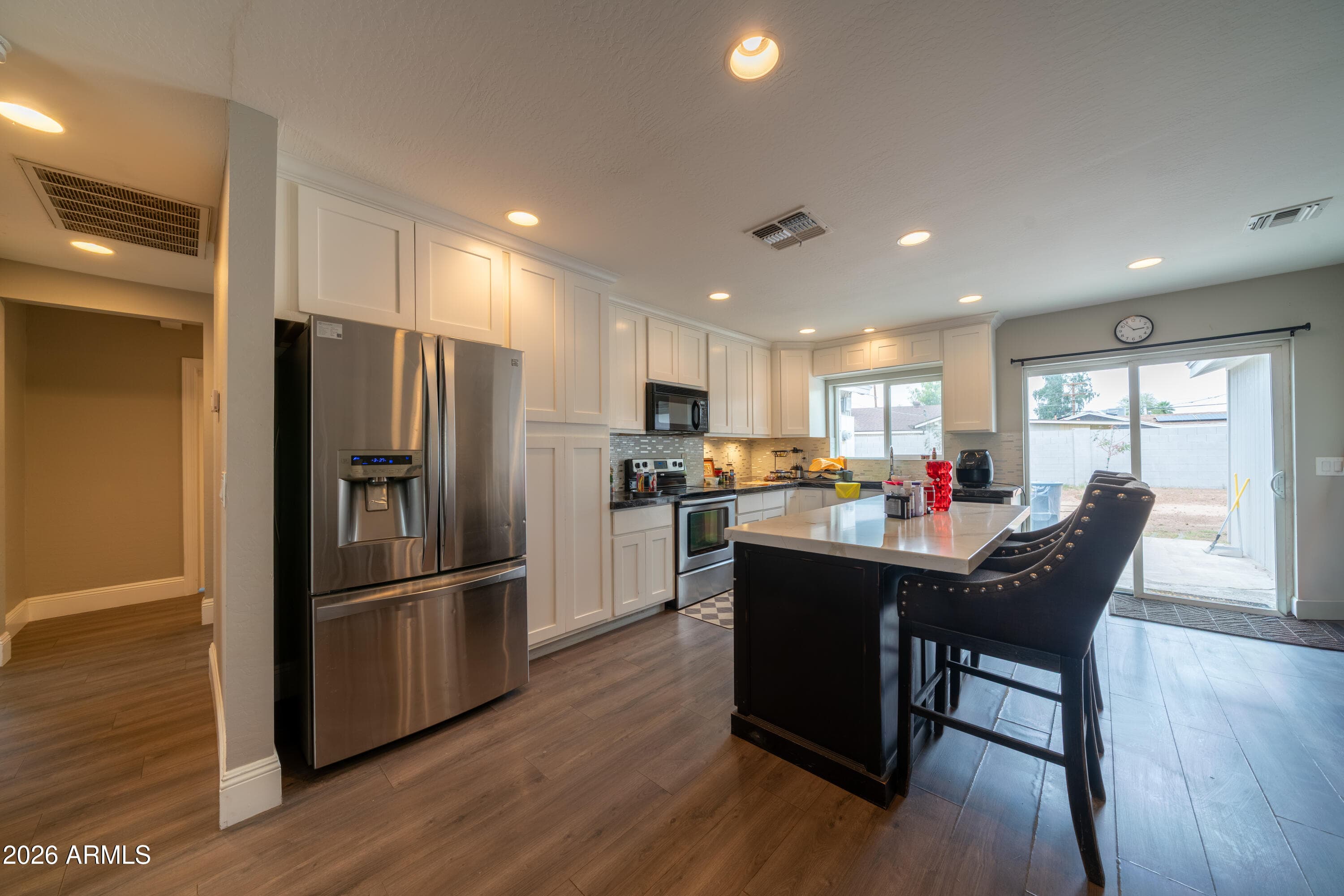 5242 N 19TH Drive, Phoenix, AZ 85015 — photo 8 of 28