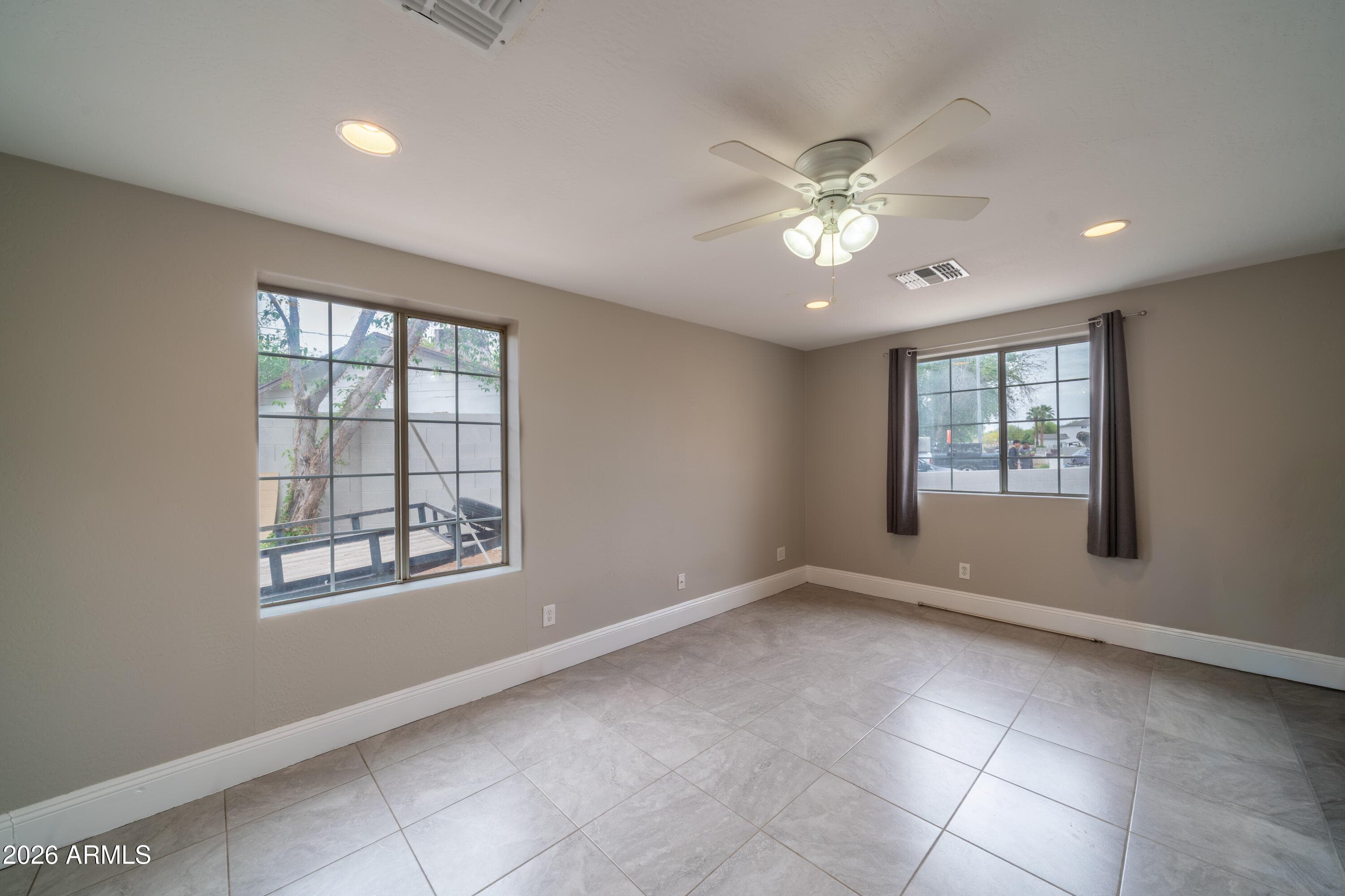 5242 N 19TH Drive, Phoenix, AZ 85015 — photo 12 of 28