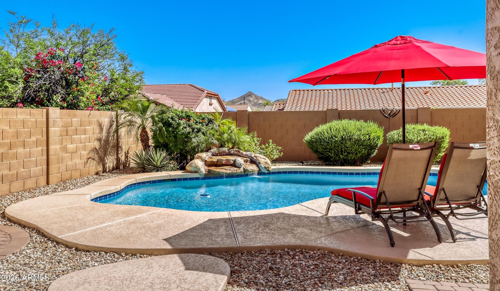 1513 W BRAMBLE BERRY Lane, Phoenix, AZ 85085 — photo 3 of 60