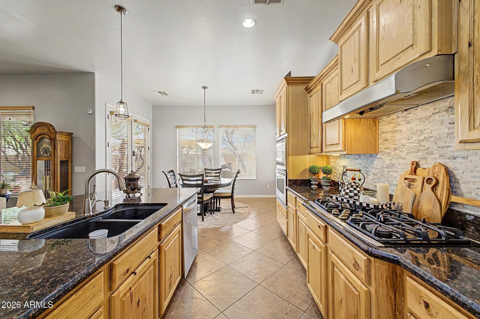 1741 W BRAMBLE BERRY Lane, Phoenix, AZ 85085 — photo 14 of 39
