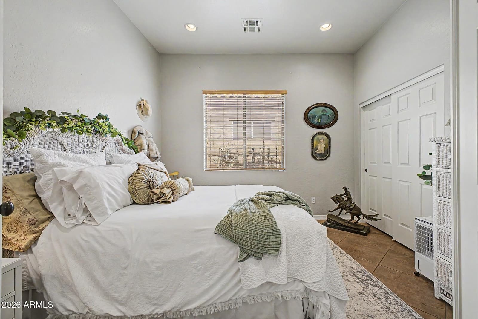 1741 W BRAMBLE BERRY Lane, Phoenix, AZ 85085 — photo 20 of 39
