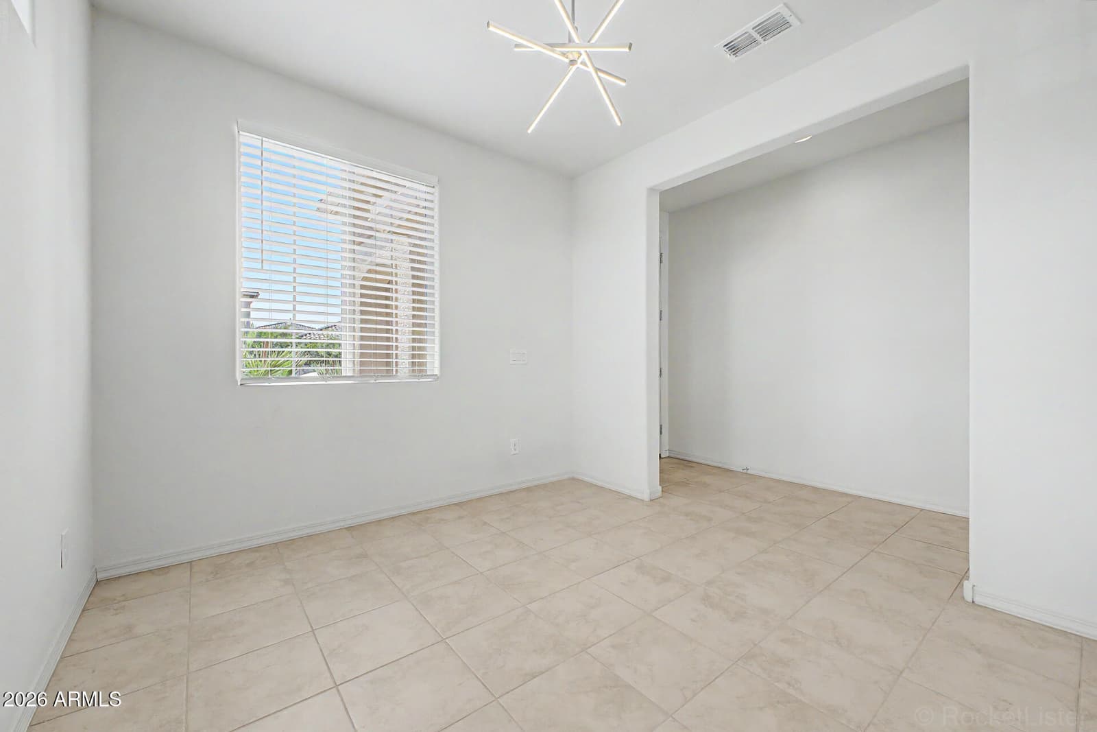 8954 W SAN JUAN Avenue, Glendale, AZ 85305 — photo 6 of 48