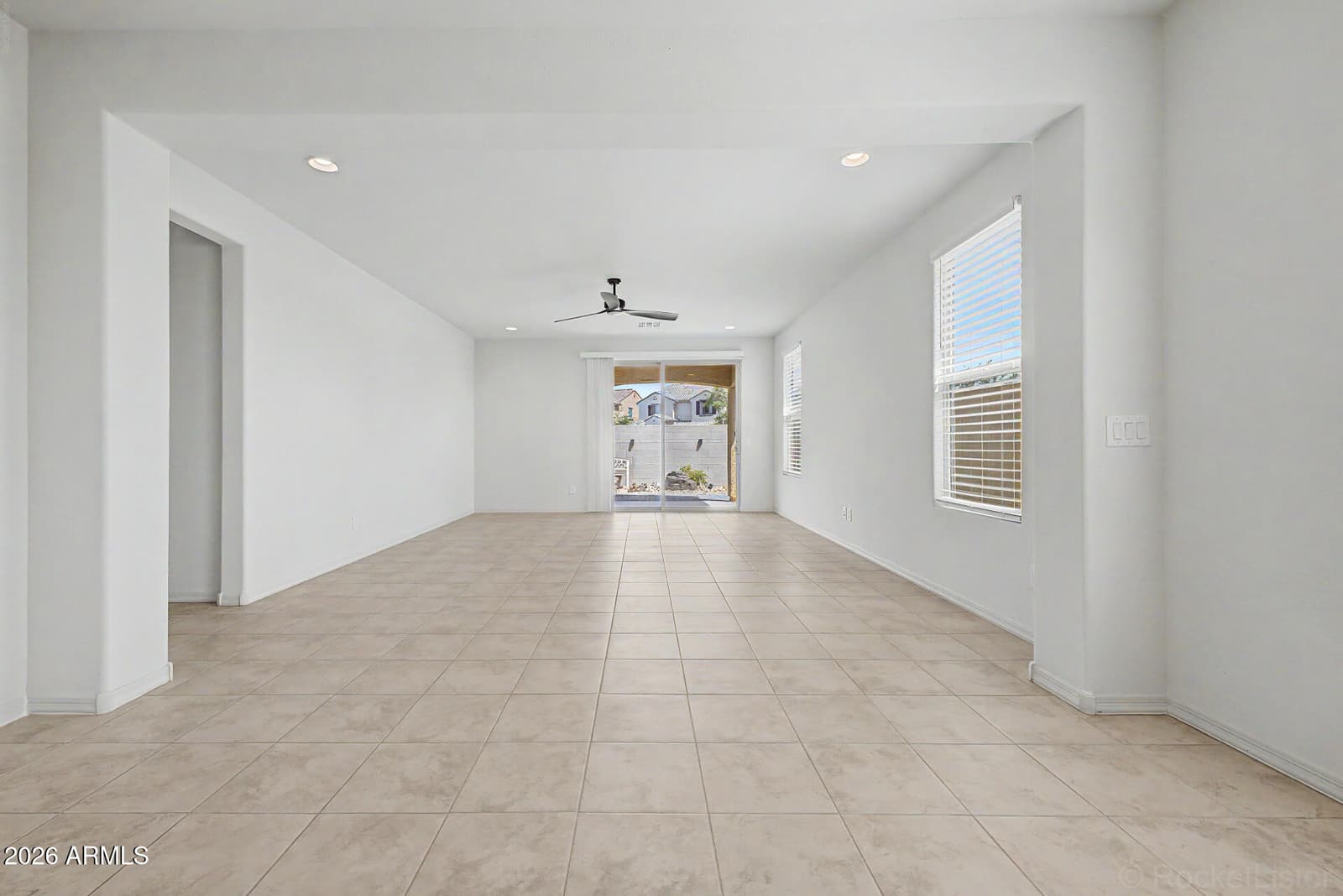 8954 W SAN JUAN Avenue, Glendale, AZ 85305 — photo 7 of 48