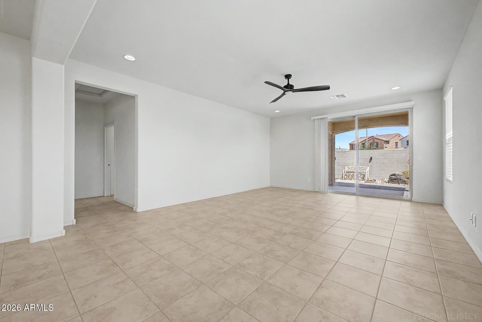 8954 W SAN JUAN Avenue, Glendale, AZ 85305 — photo 11 of 48