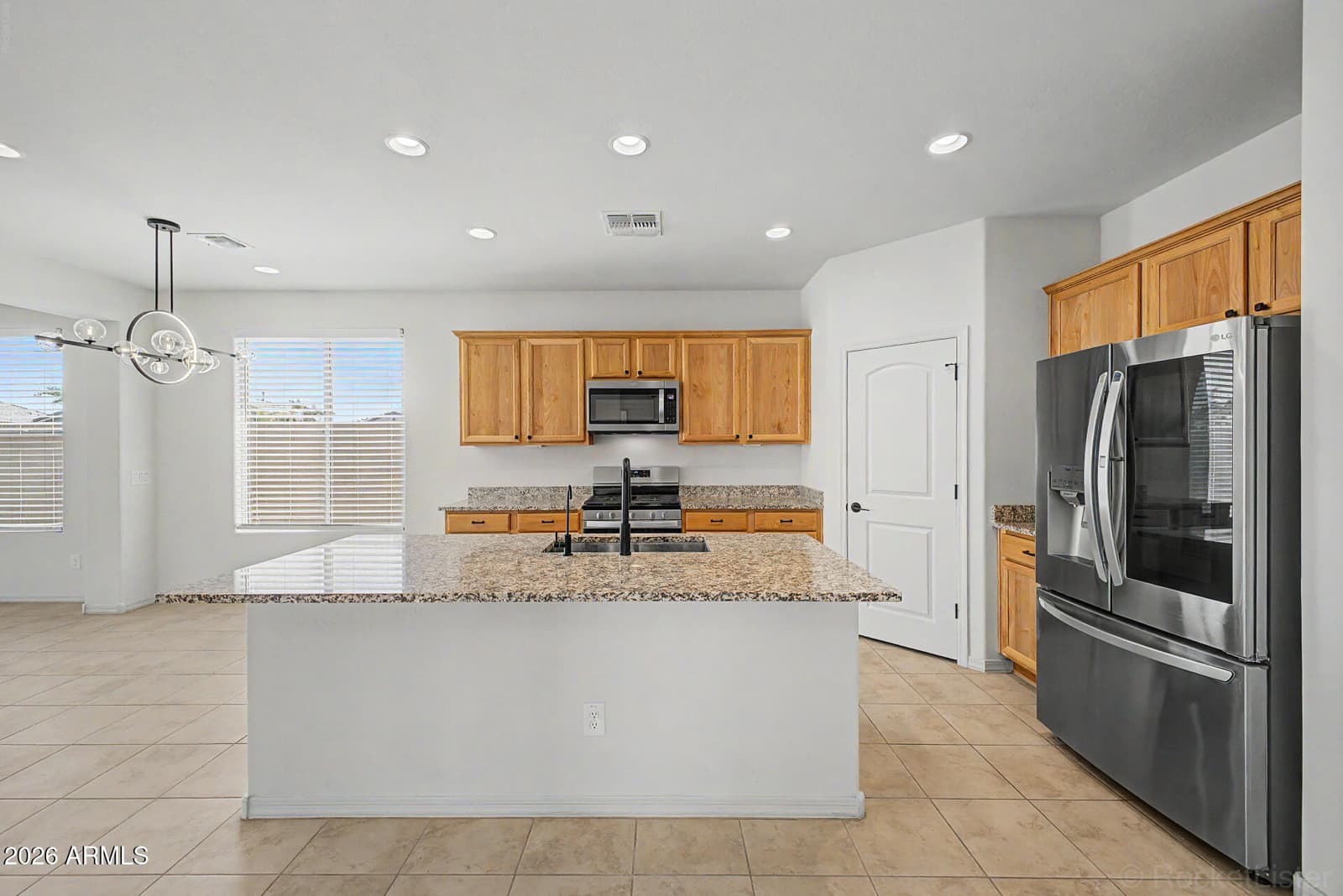 8954 W SAN JUAN Avenue, Glendale, AZ 85305 — photo 14 of 48