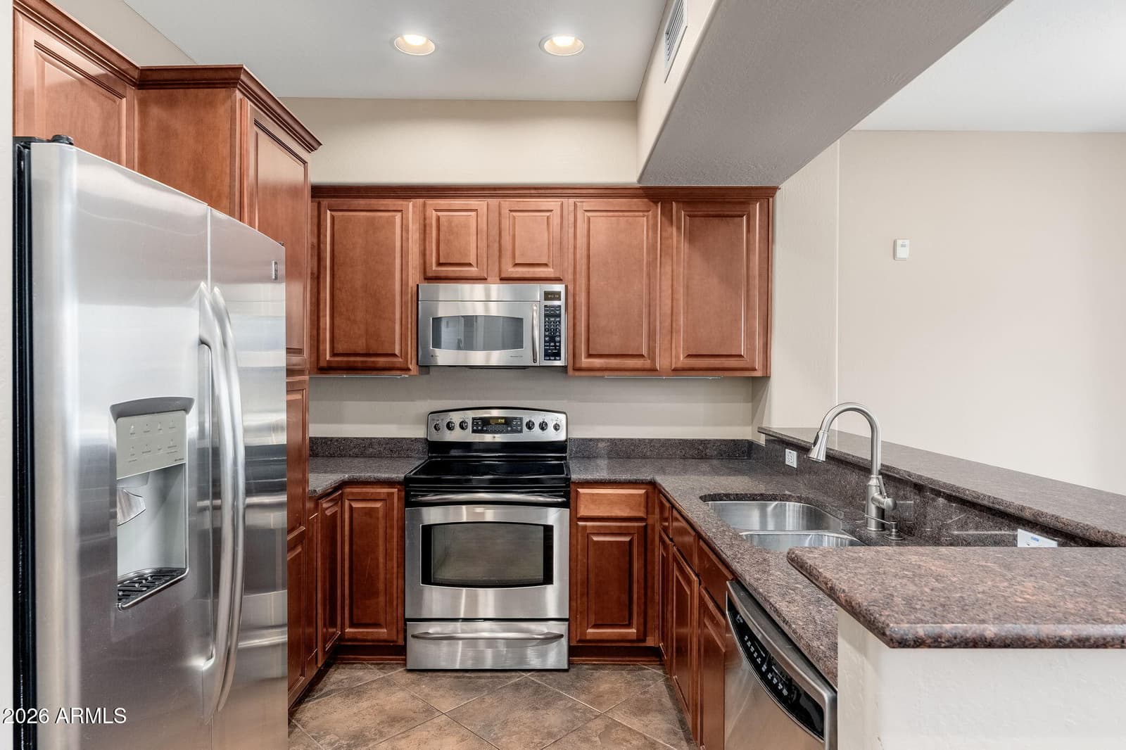 3935 E ROUGH RIDER Road 1020, Phoenix, AZ 85050 — photo 9 of 34