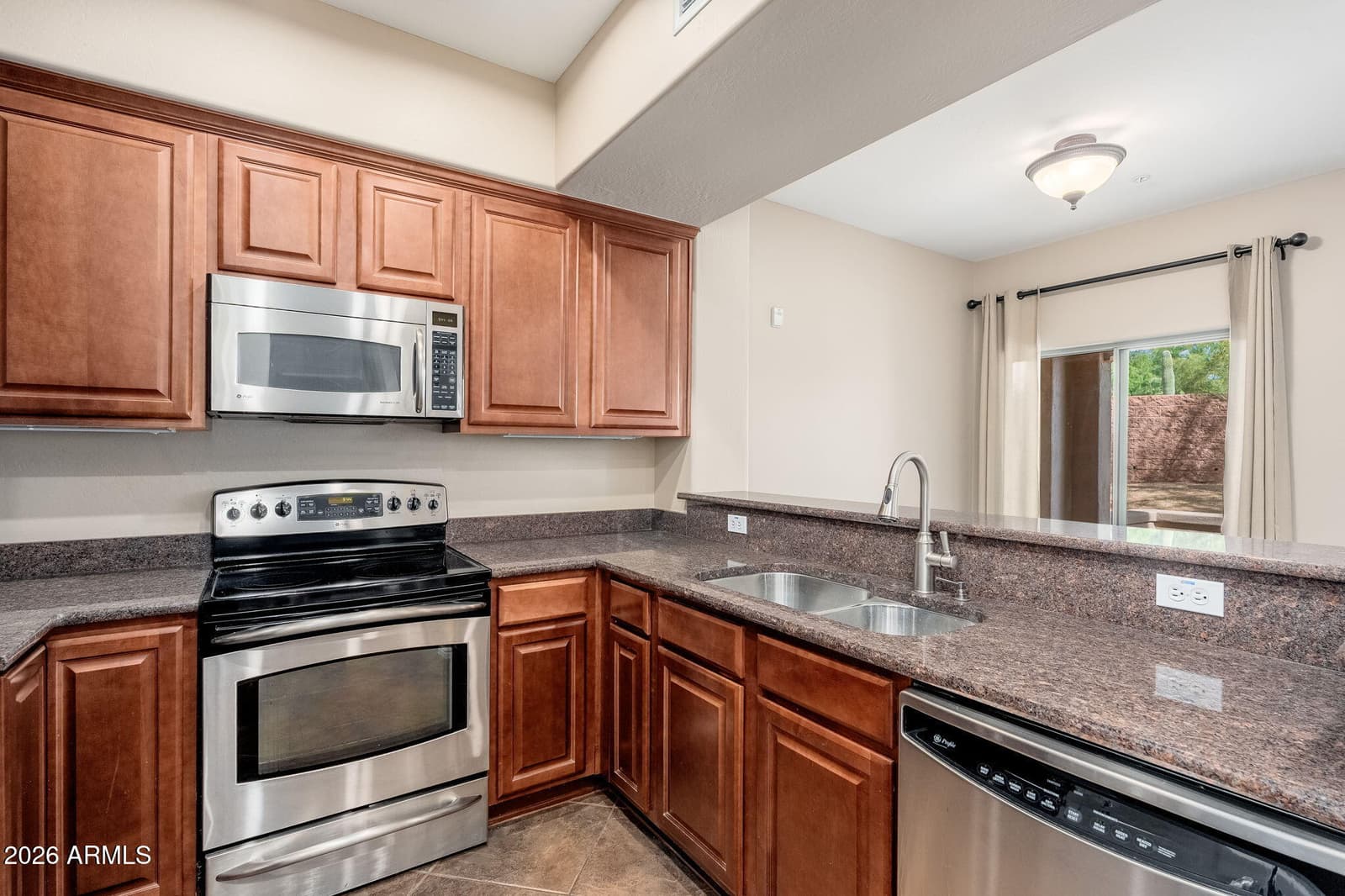 3935 E ROUGH RIDER Road 1020, Phoenix, AZ 85050 — photo 10 of 34
