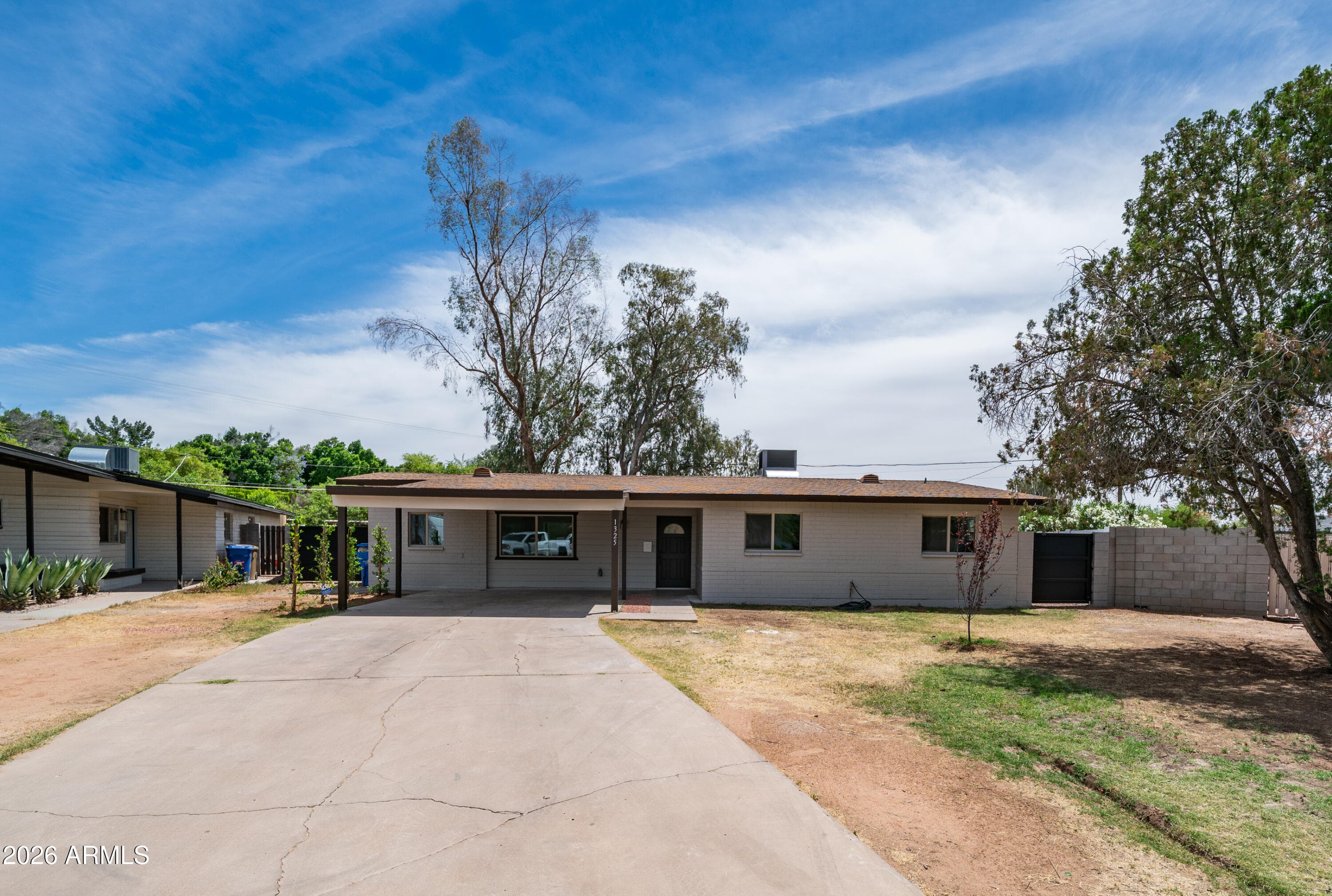 1325 E AVALON Drive, Phoenix, AZ 85014 — photo 3 of 61
