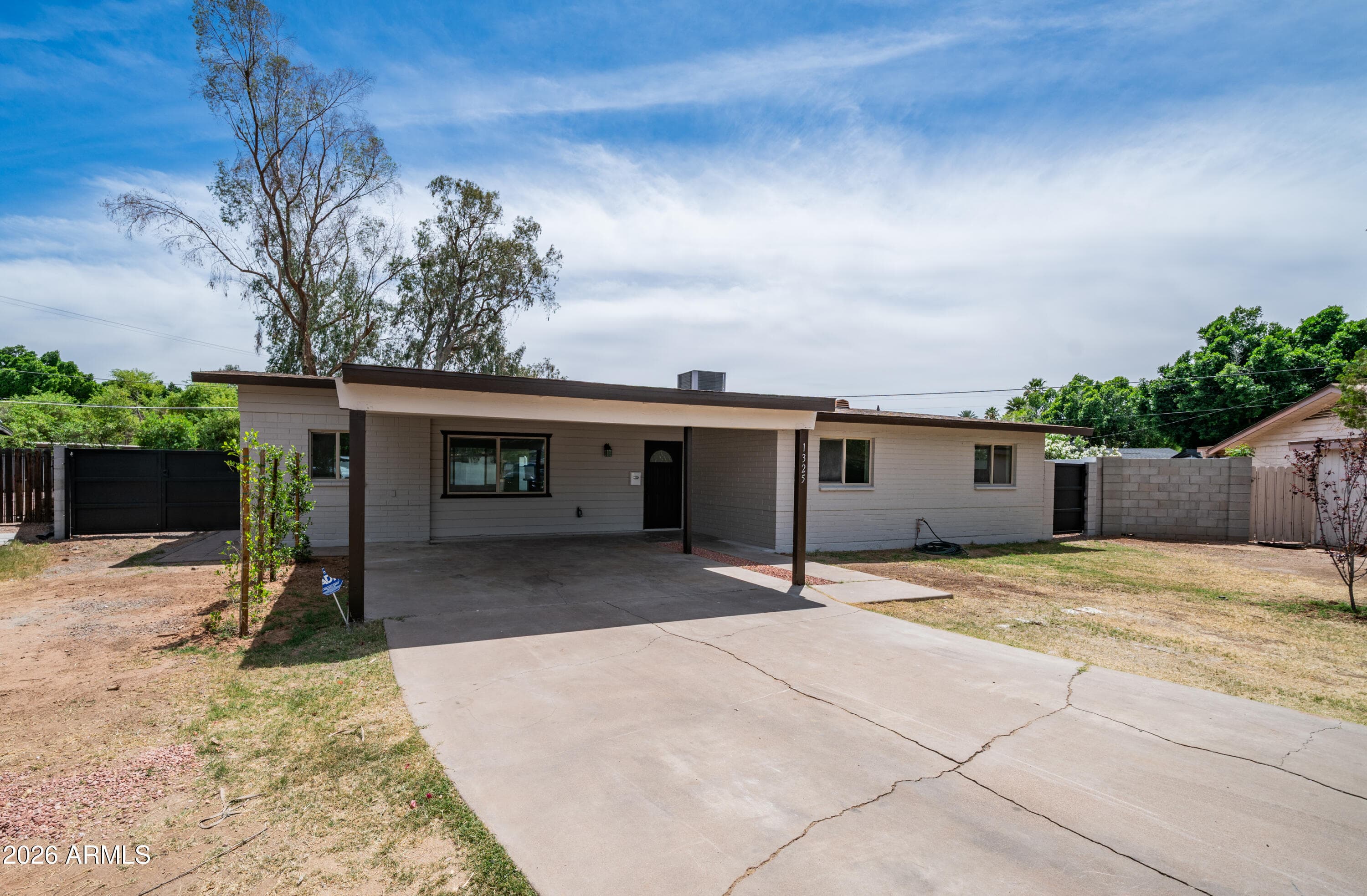 1325 E AVALON Drive, Phoenix, AZ 85014 — photo 4 of 61