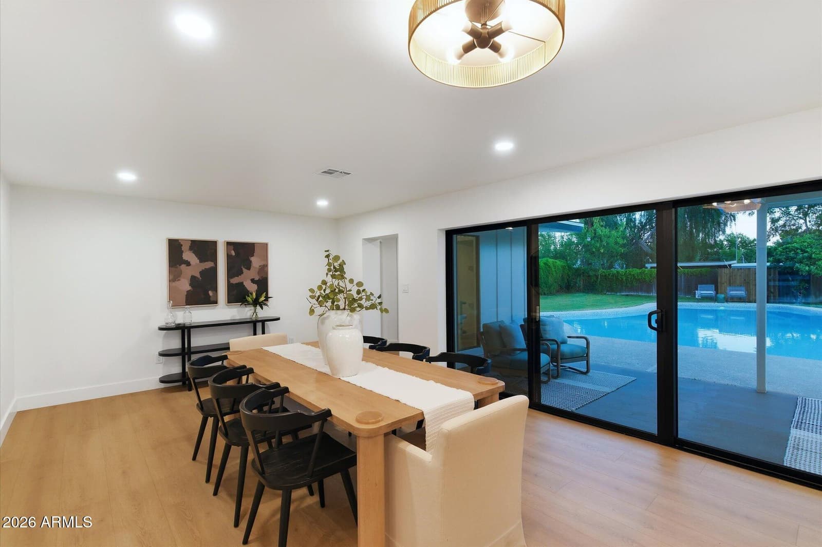 325 W LOMA Lane, Phoenix, AZ 85021 — photo 13 of 30