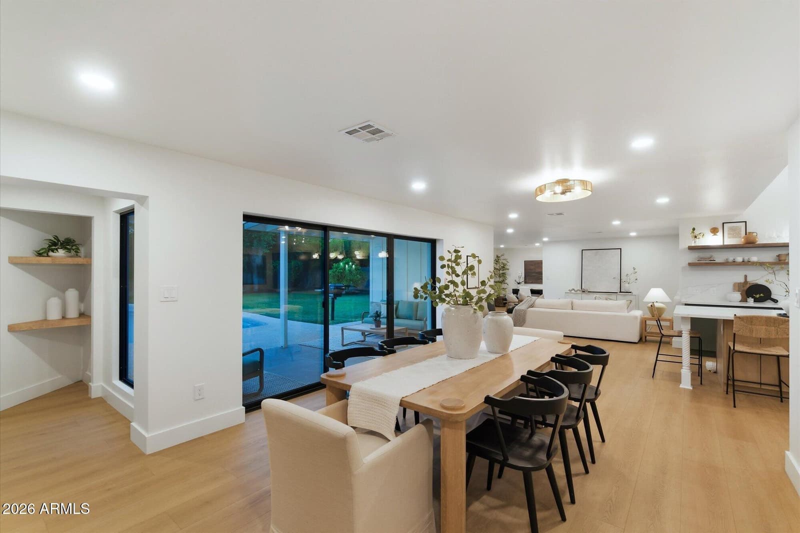 325 W LOMA Lane, Phoenix, AZ 85021 — photo 4 of 30