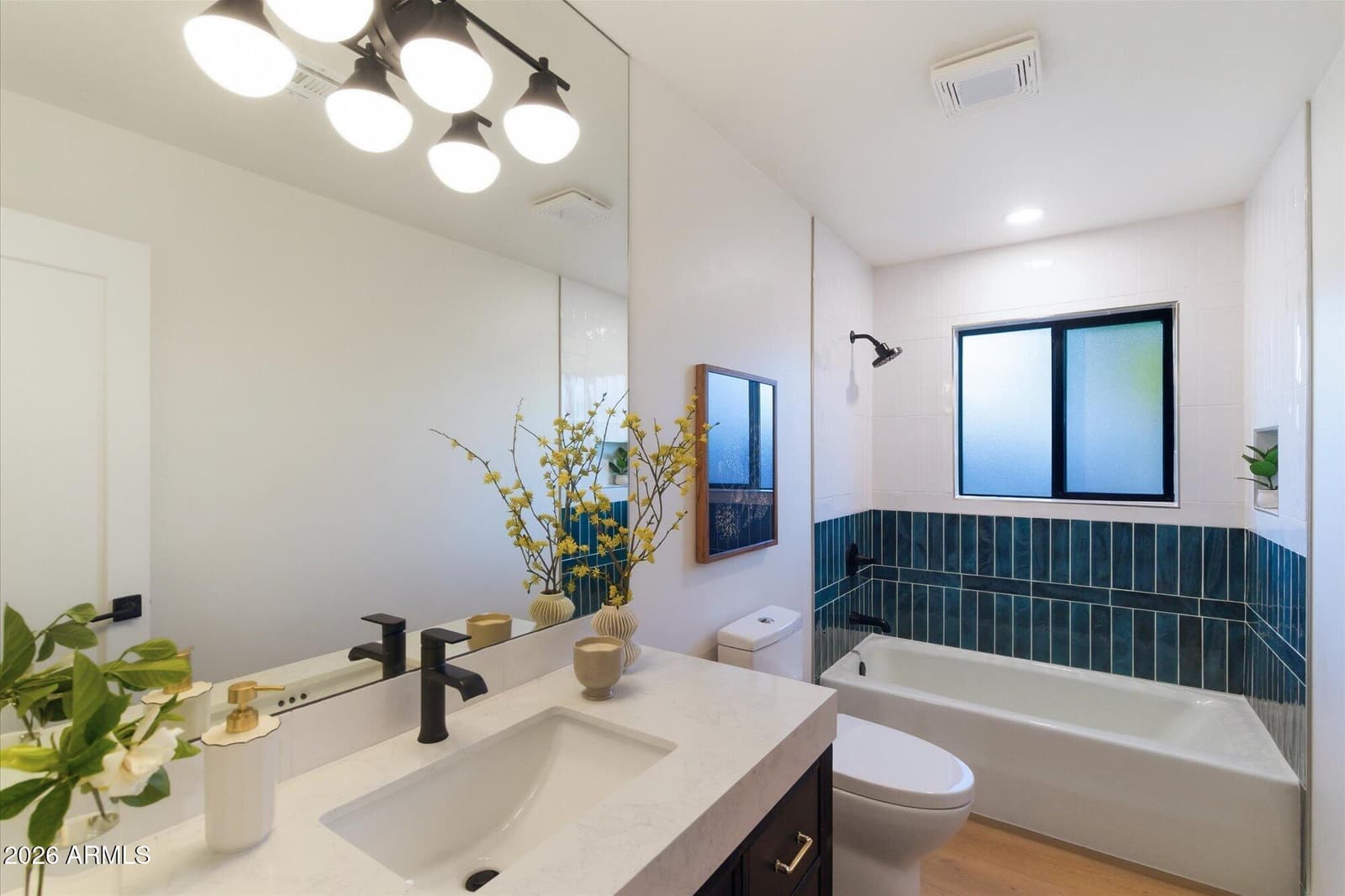 325 W LOMA Lane, Phoenix, AZ 85021 — photo 11 of 30