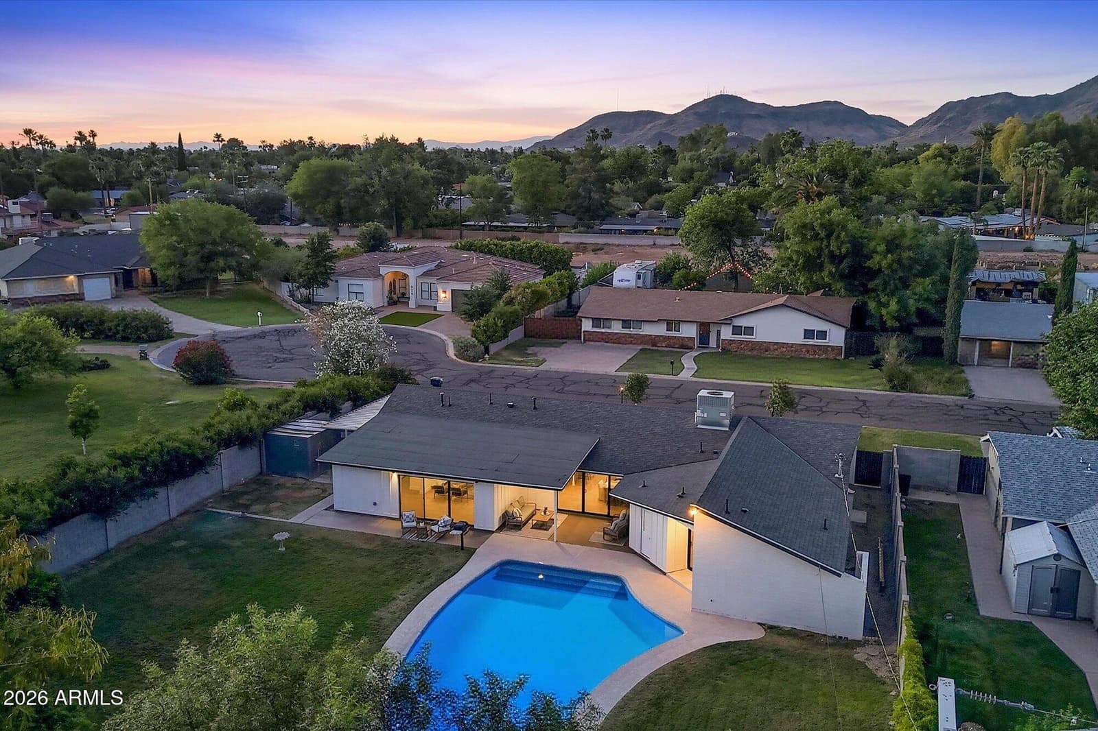 325 W LOMA Lane, Phoenix, AZ 85021 — photo 25 of 30