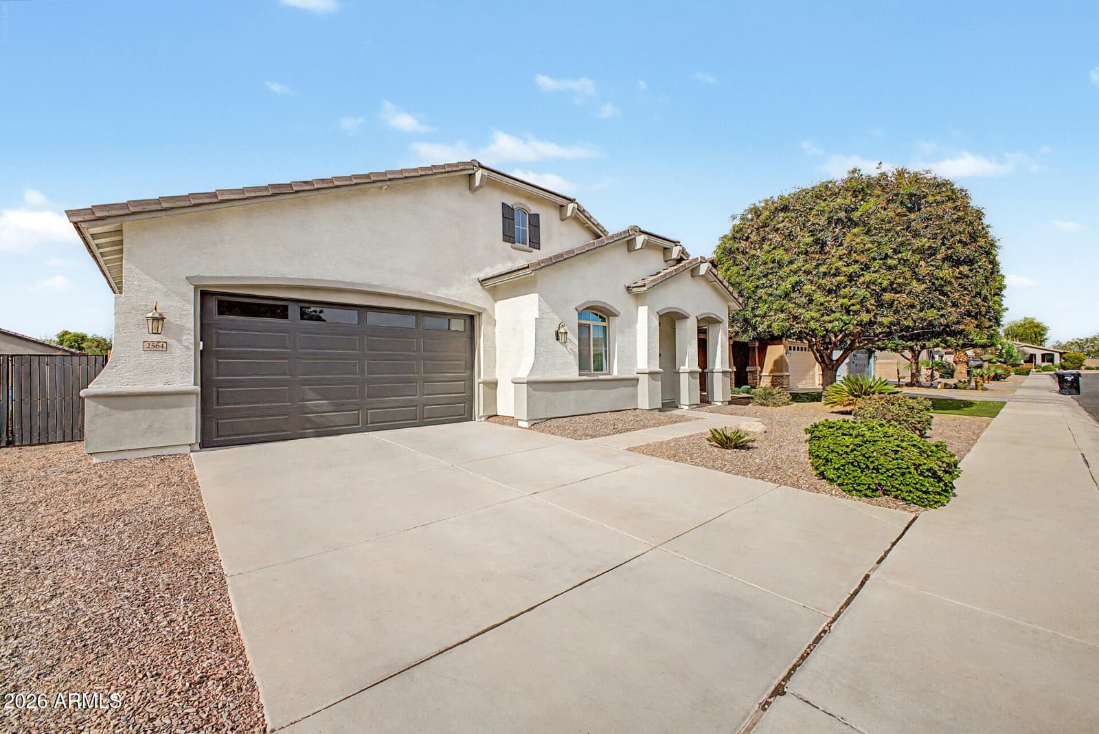 2564 E ORLEANS Drive, Gilbert, AZ 85298 — photo 8 of 41
