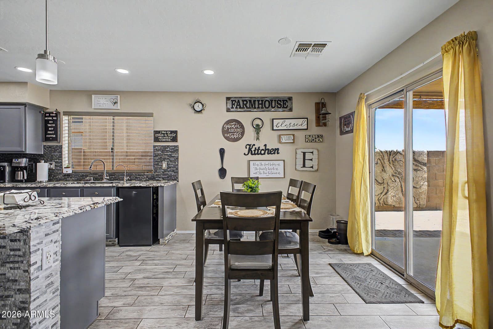 2916 W GLASS Lane, Phoenix, AZ 85041 — photo 10 of 36