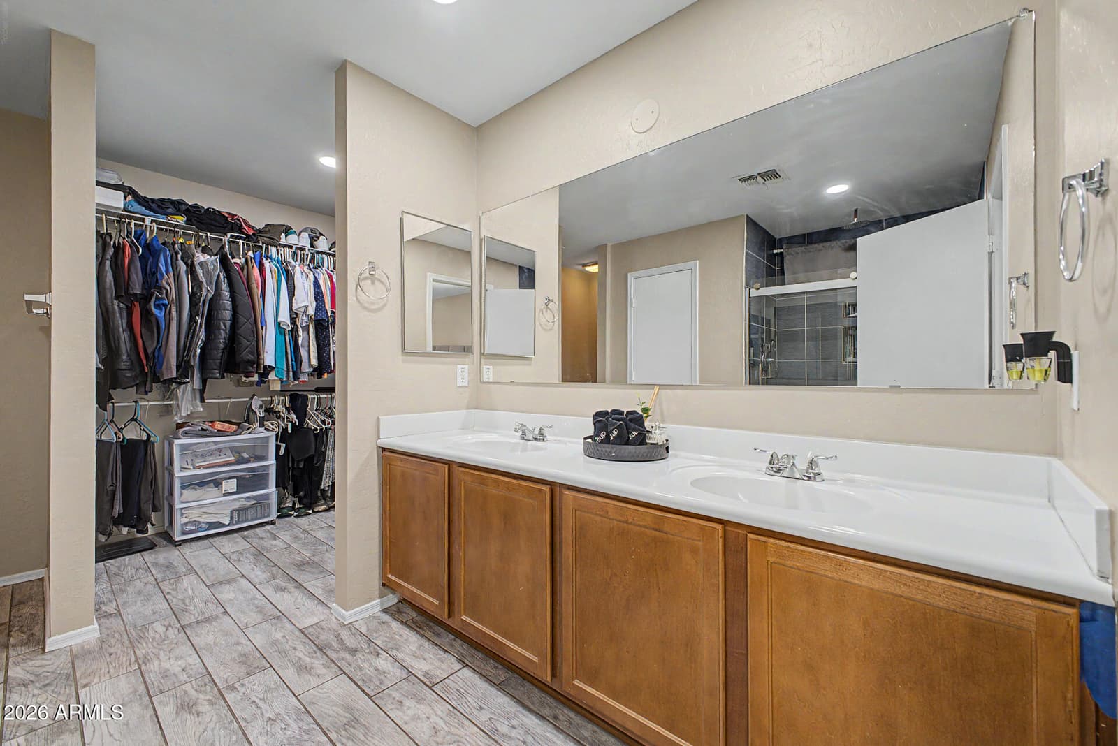 2916 W GLASS Lane, Phoenix, AZ 85041 — photo 14 of 36