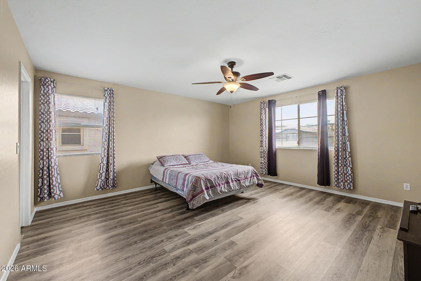 2916 W GLASS Lane, Phoenix, AZ 85041 — photo 17 of 36