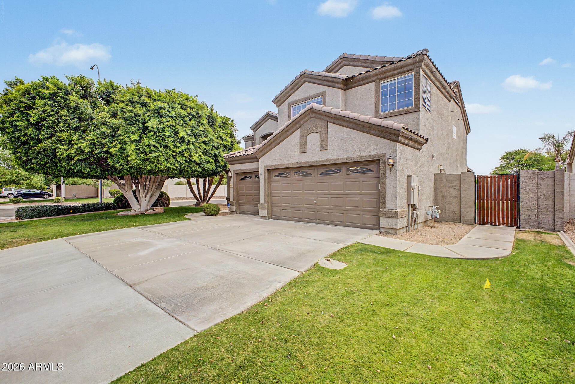 1095 W MULBERRY Drive, Chandler, AZ 85286 — photo 3 of 59