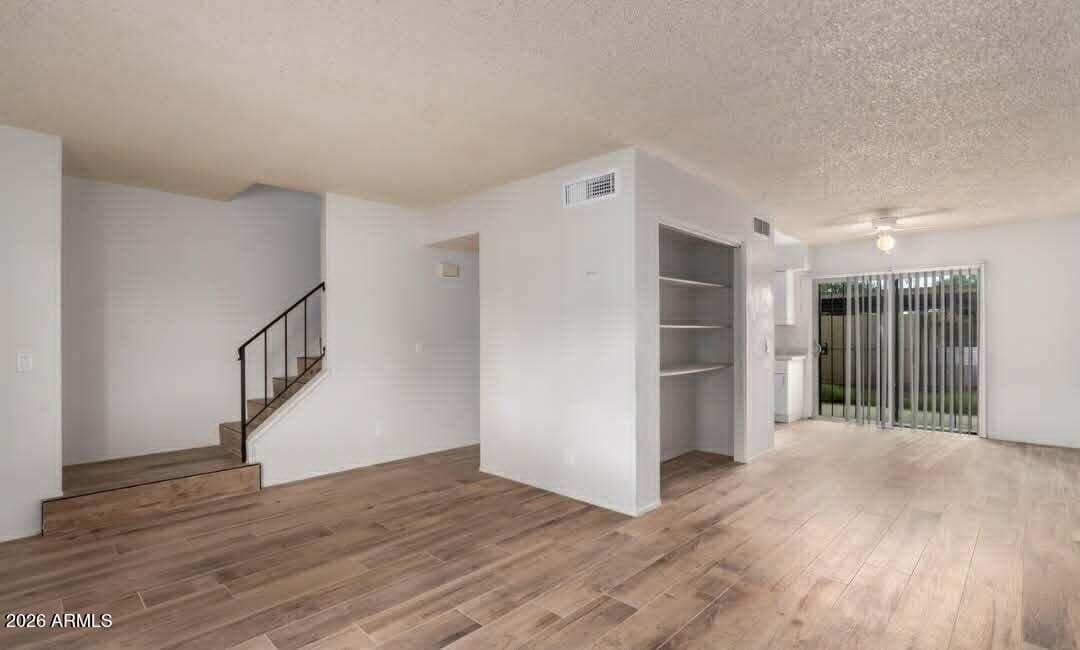 3605 W BETHANY HOME Road 2, Phoenix, AZ 85019 — photo 5 of 16
