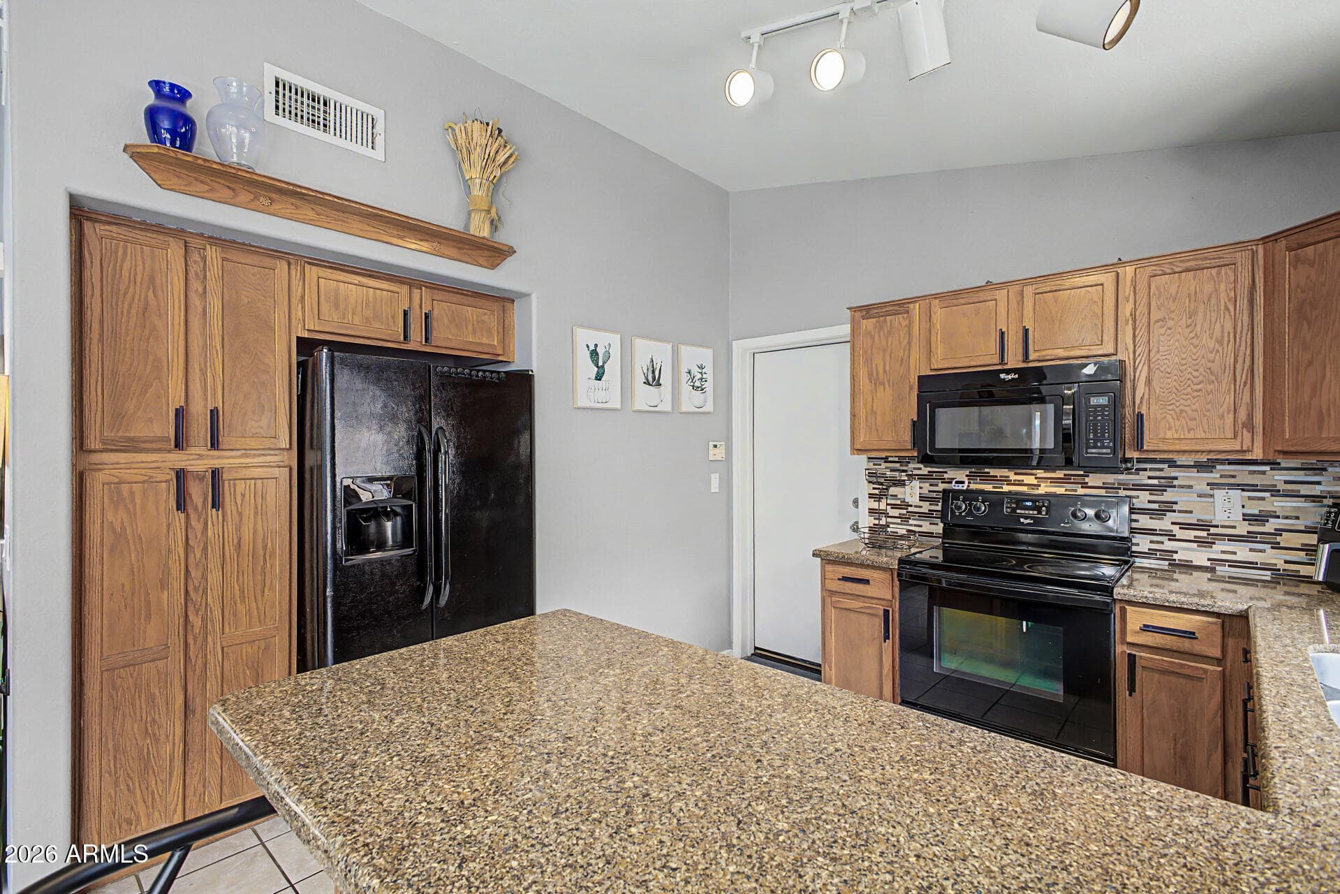 1094 S SIERRA Street, Gilbert, AZ 85296 — photo 9 of 30