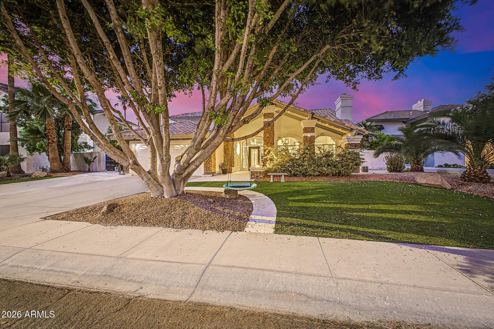 1734 E QUEEN PALM Drive, Gilbert, AZ 85234 — photo 5 of 89