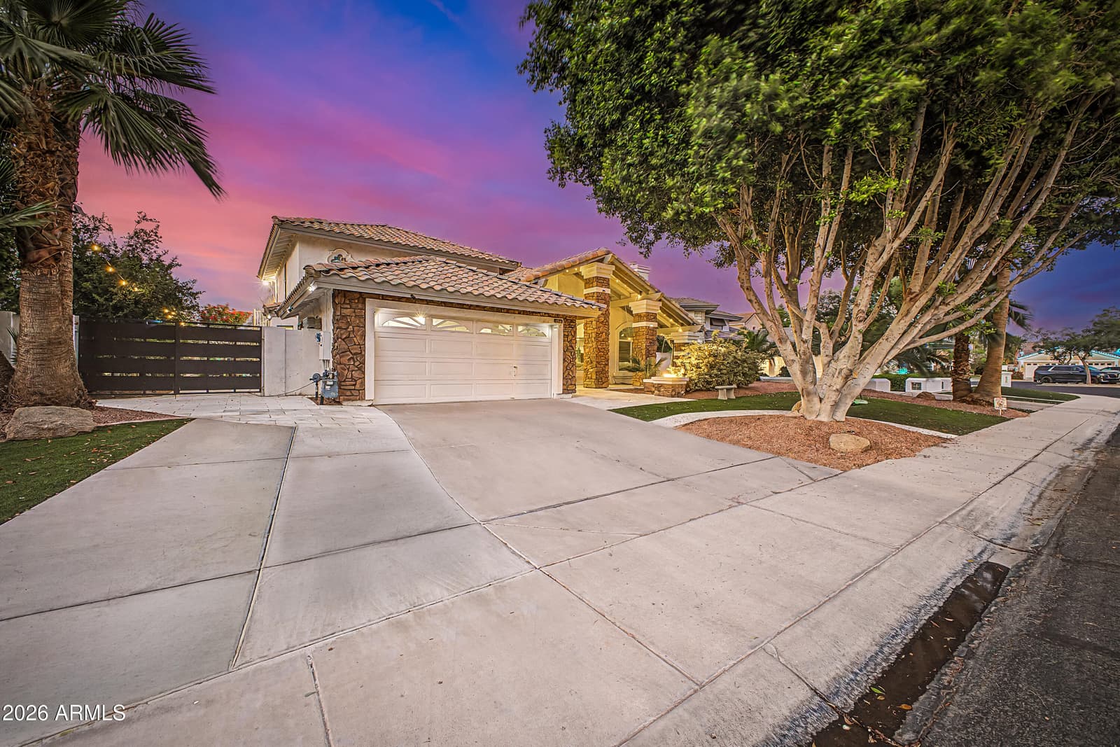 1734 E QUEEN PALM Drive, Gilbert, AZ 85234 — photo 4 of 89