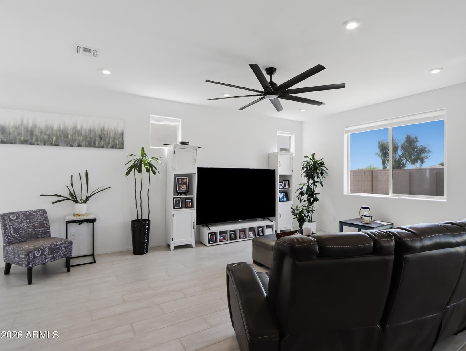 7413 W ROVEY Avenue, Glendale, AZ 85303 — photo 2 of 17