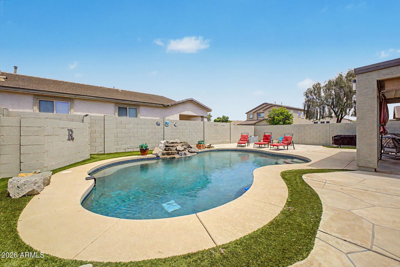 196 E GOLD DUST Way, San Tan Valley, AZ 85143 — photo 3 of 40