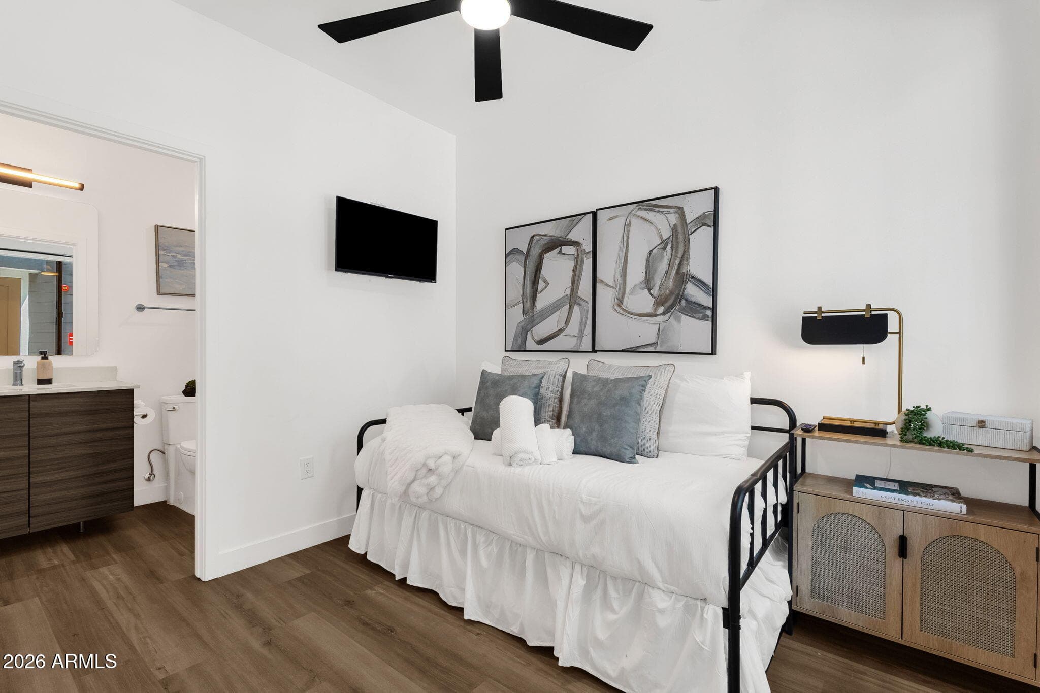 4220 N 32ND Street 34, Phoenix, AZ 85018 — photo 9 of 47