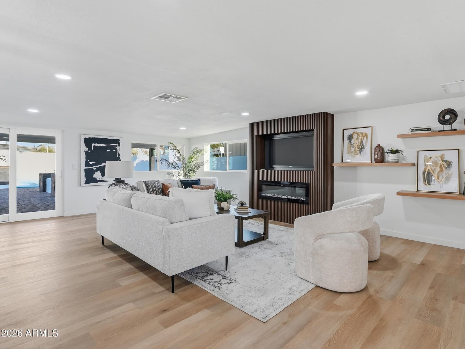 8025 N 11TH Place, Phoenix, AZ 85020 — photo 9 of 56
