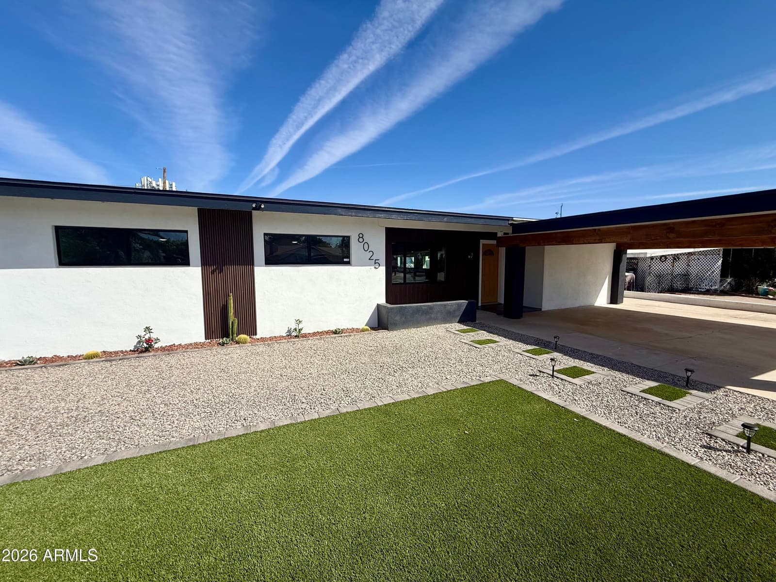 8025 N 11TH Place, Phoenix, AZ 85020 — photo 1 of 56