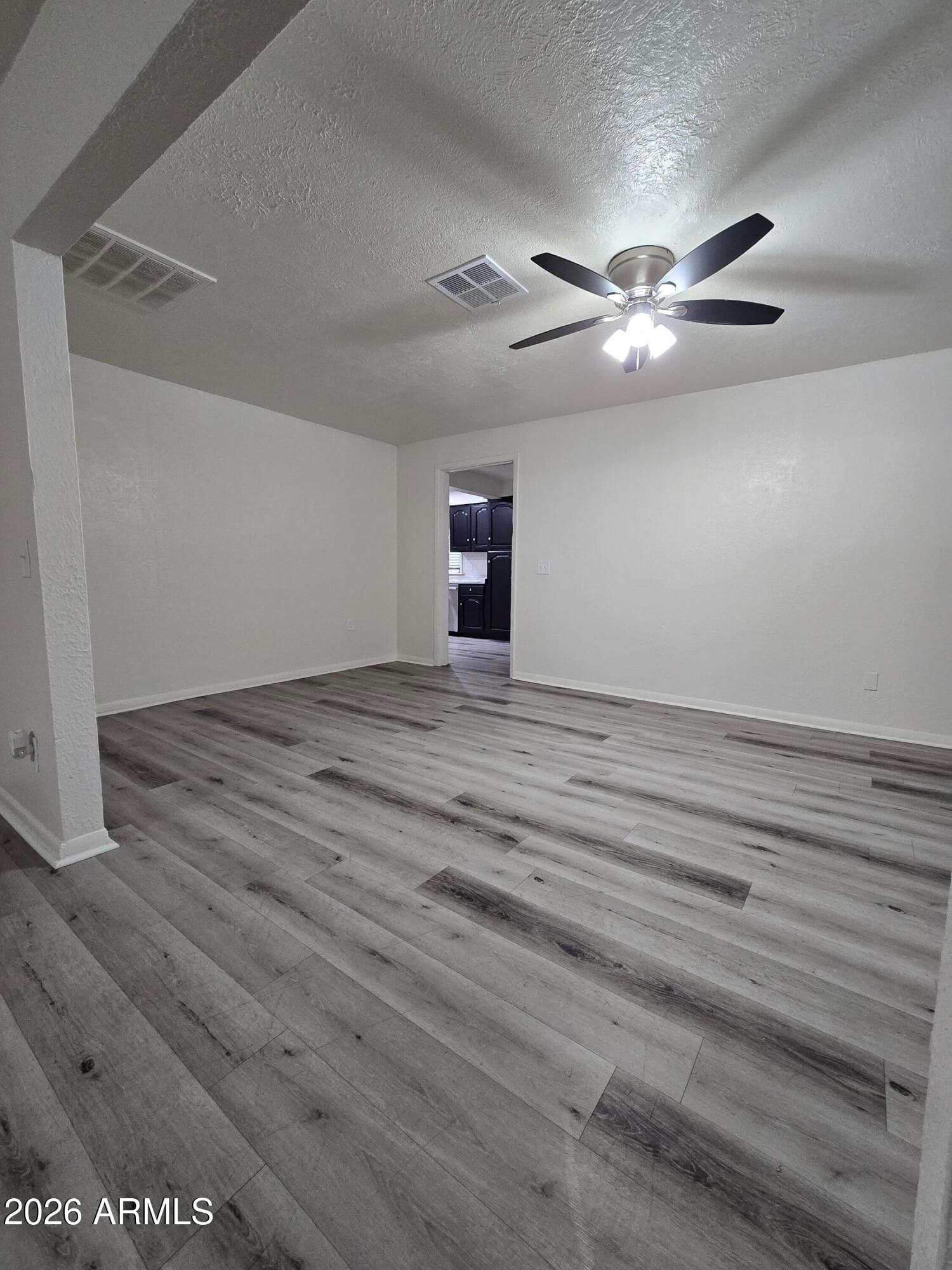 6725 N 55TH Avenue, Glendale, AZ 85301 — photo 4 of 26