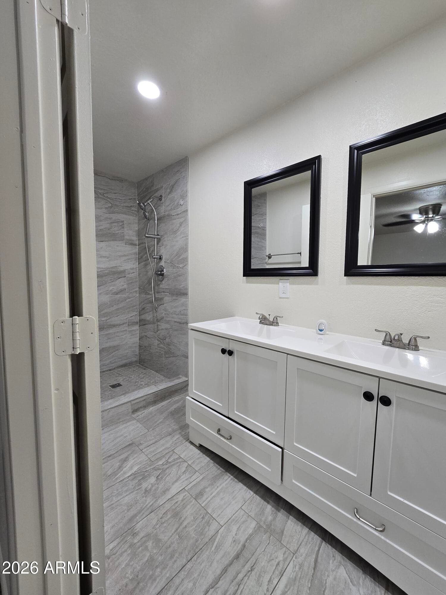 6725 N 55TH Avenue, Glendale, AZ 85301 — photo 16 of 26