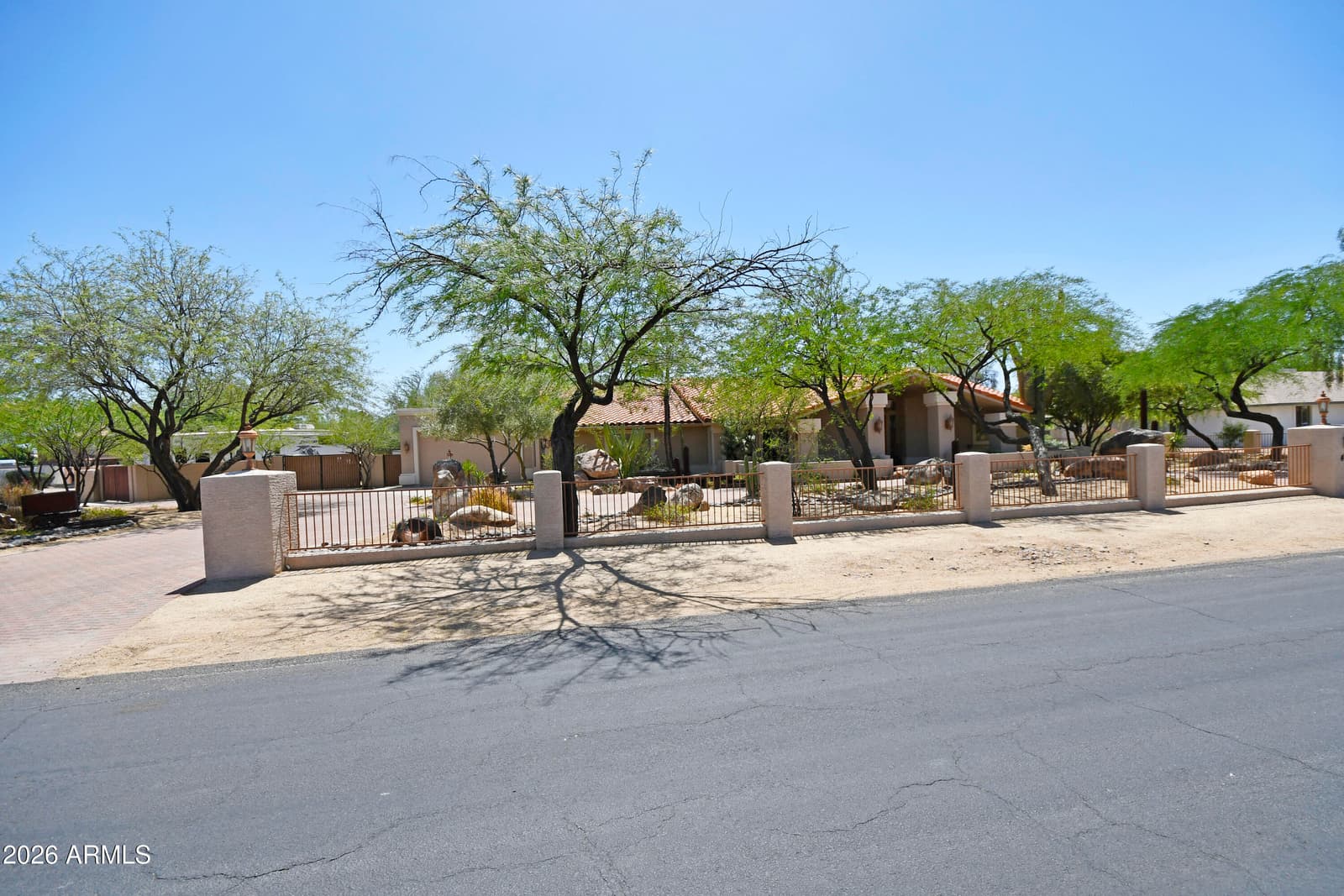 4701 W MISTY WILLOW Lane, Glendale, AZ 85310 — photo 2 of 47