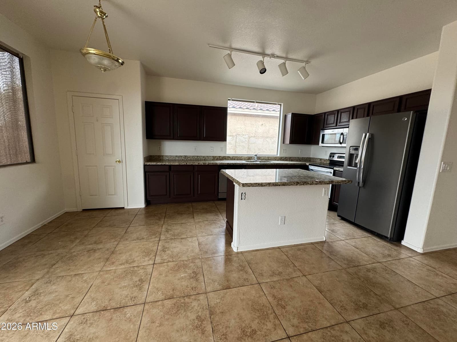 2928 N 115TH Lane, Avondale, AZ 85392 — photo 7 of 23