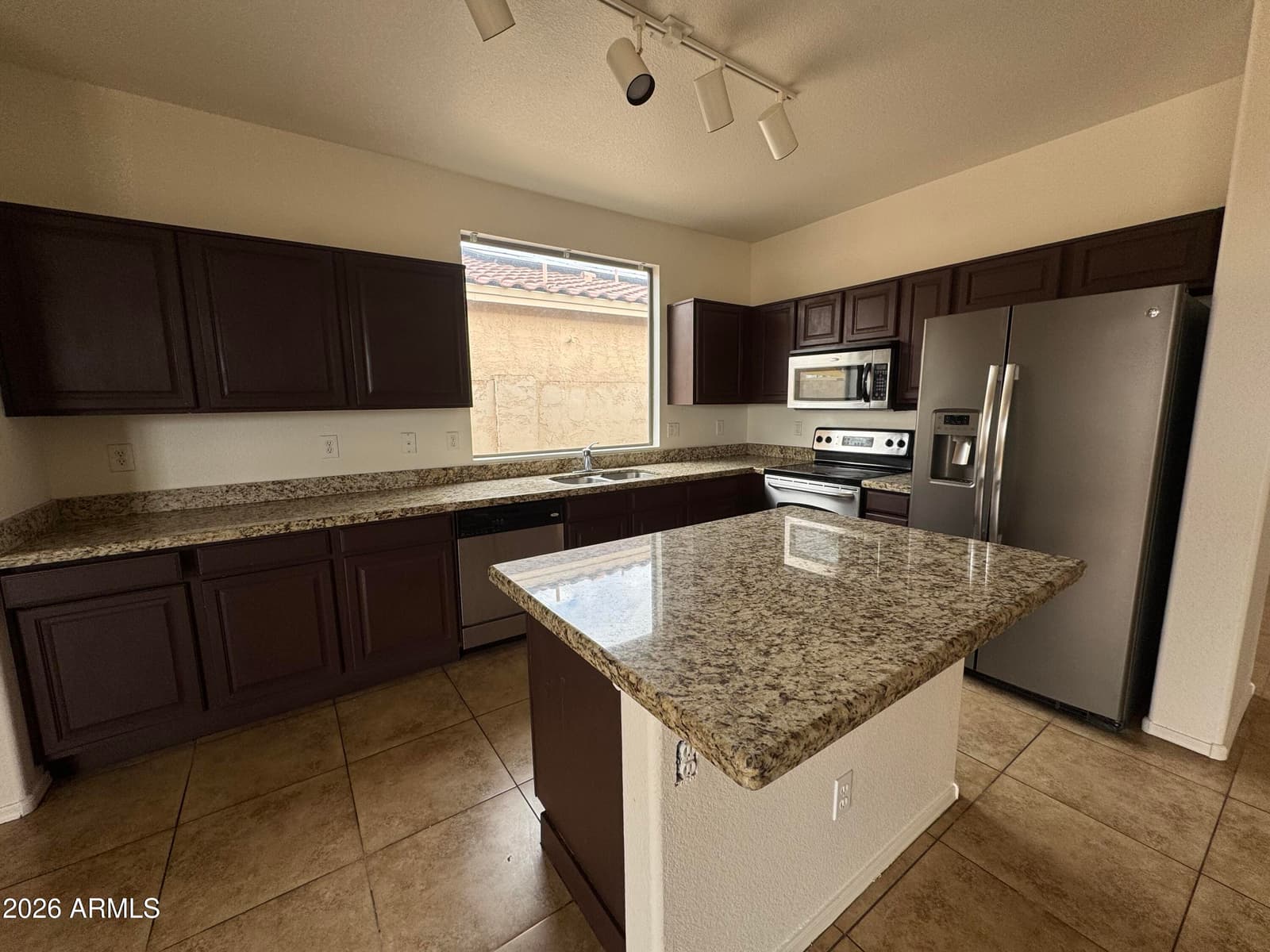 2928 N 115TH Lane, Avondale, AZ 85392 — photo 8 of 23