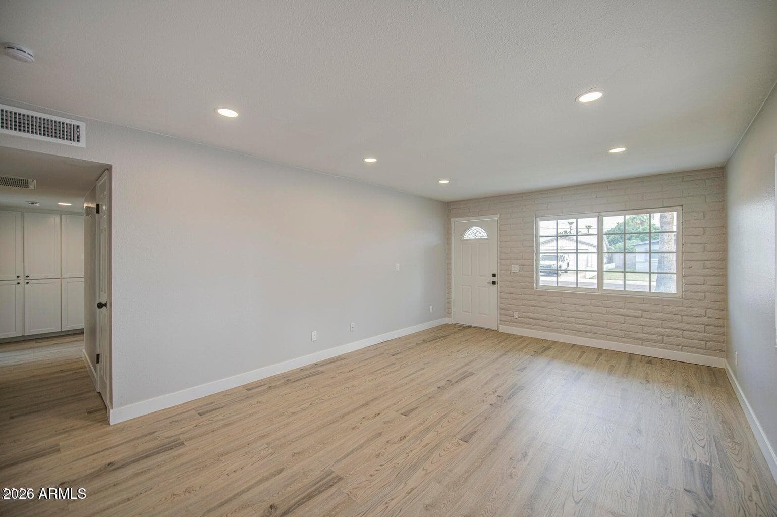 3238 W ALTADENA Avenue, Phoenix, AZ 85029 — photo 6 of 38