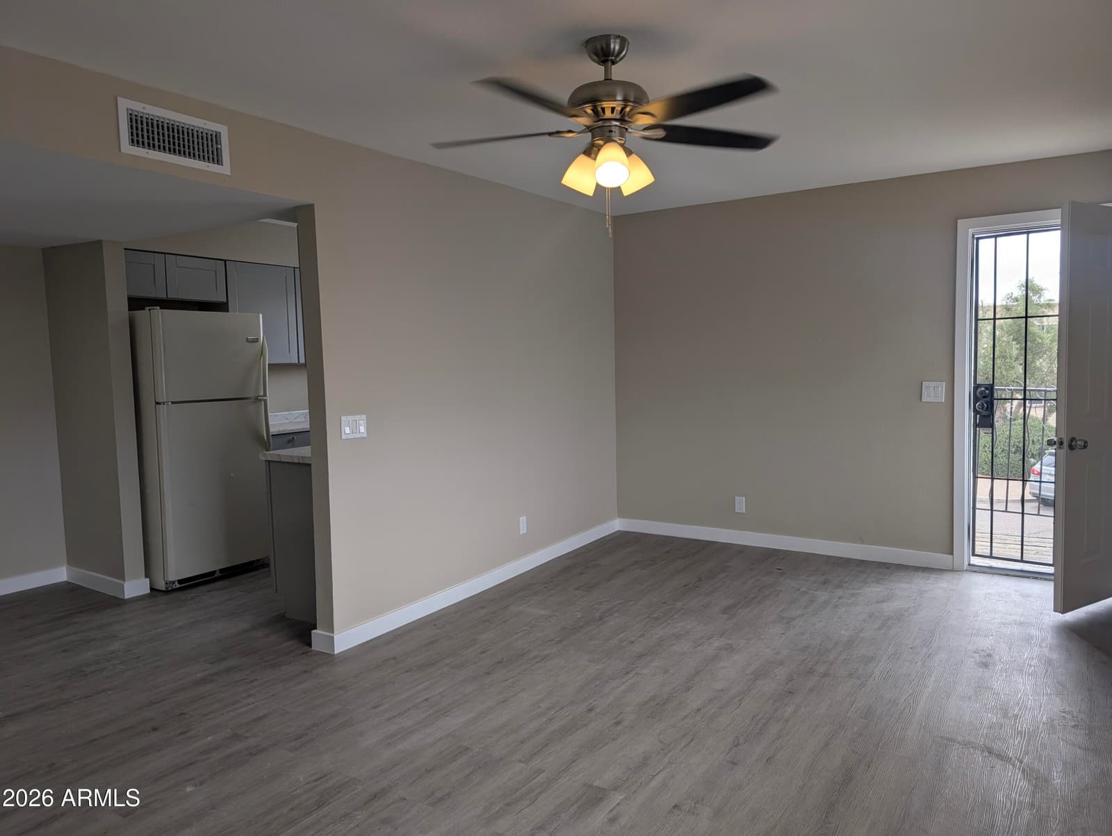4714 E BELLEVIEW Street, Phoenix, AZ 85008