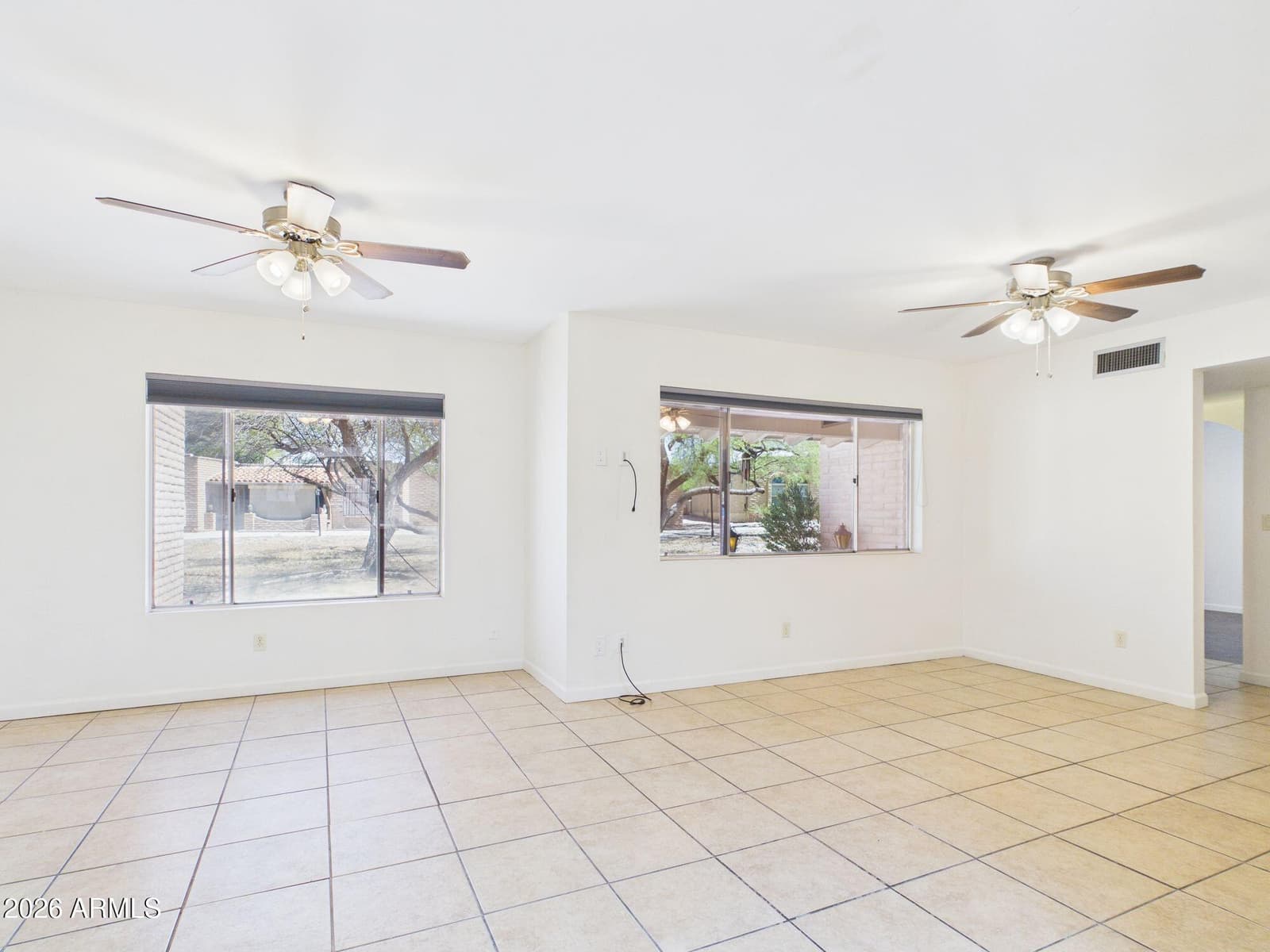 2426 N SHADE TREE Circle, Tucson, AZ 85715 — photo 8 of 28